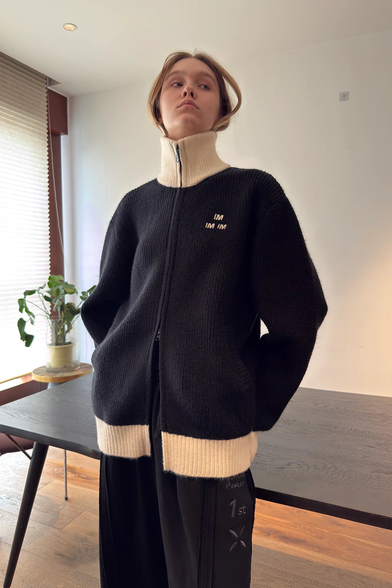 MIICHOUS Contrast Embroidered Turtle Neck Cardigan