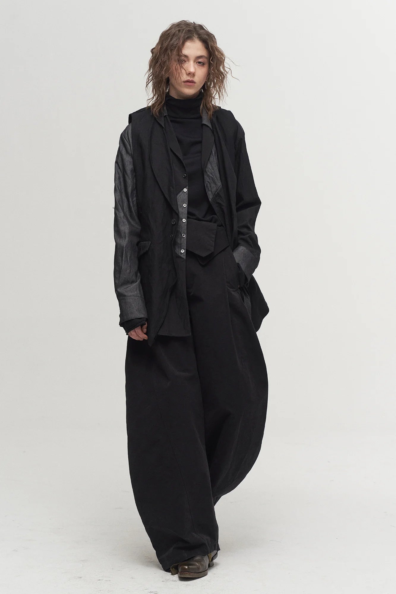 ILNya Nieternite Nifutur Asymmetrical Spliced Shirt