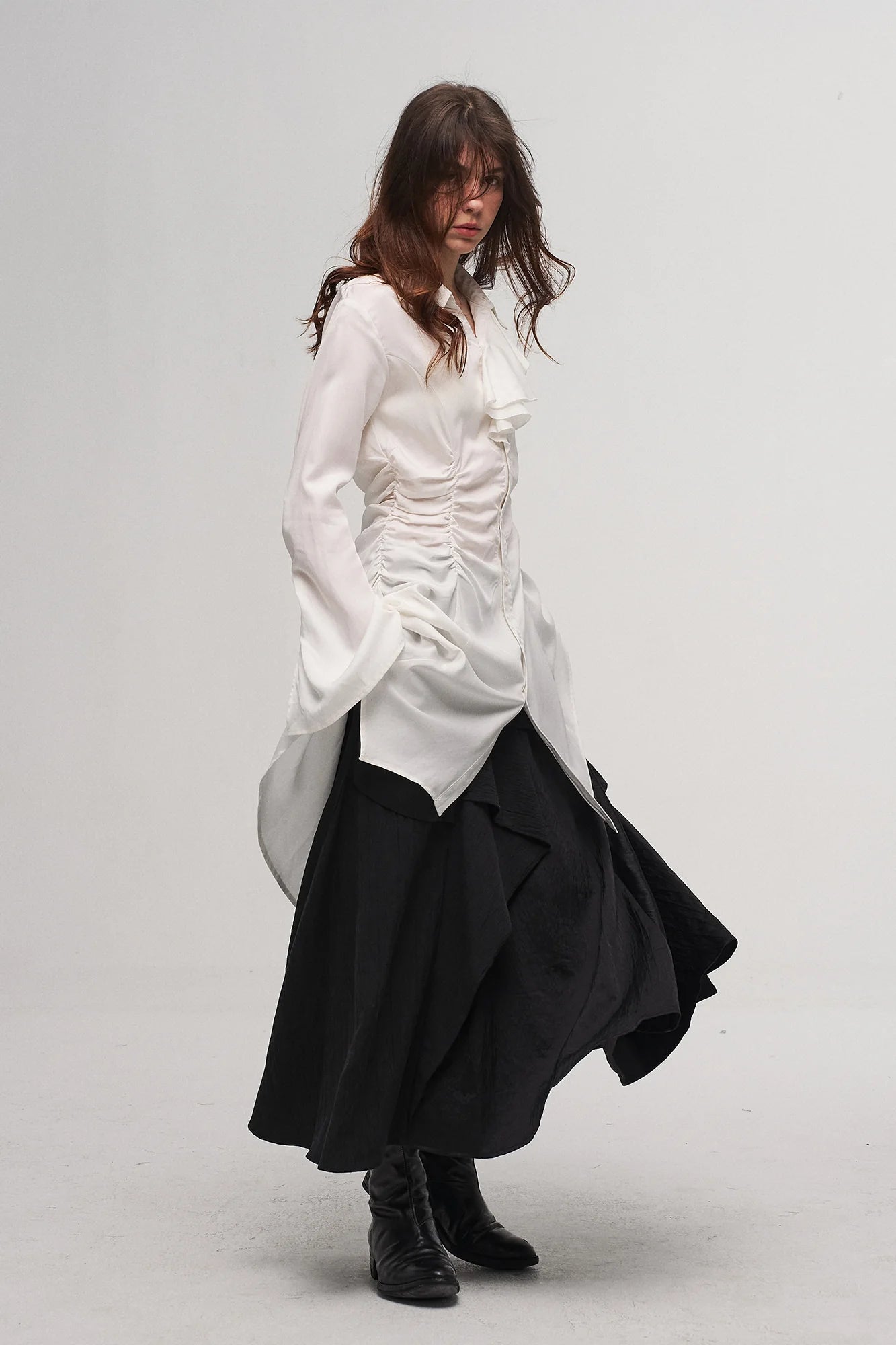 ILNya Nieternite Nifutur Ruched Waist Ruffle-Neck Long Shirt