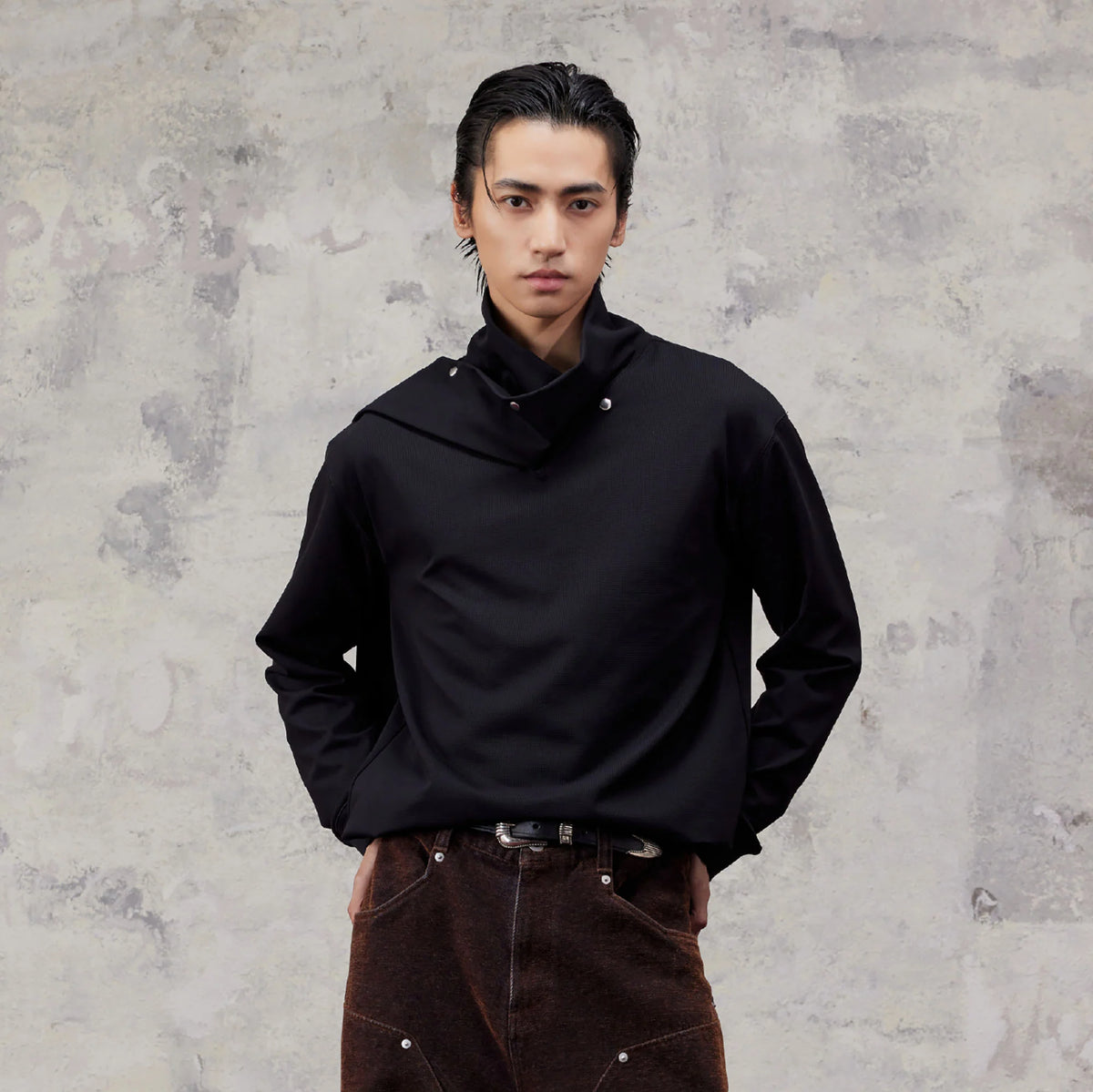 ALVNG AR ANTS Asymmetric Scarf-Neck High-Collar Pullover