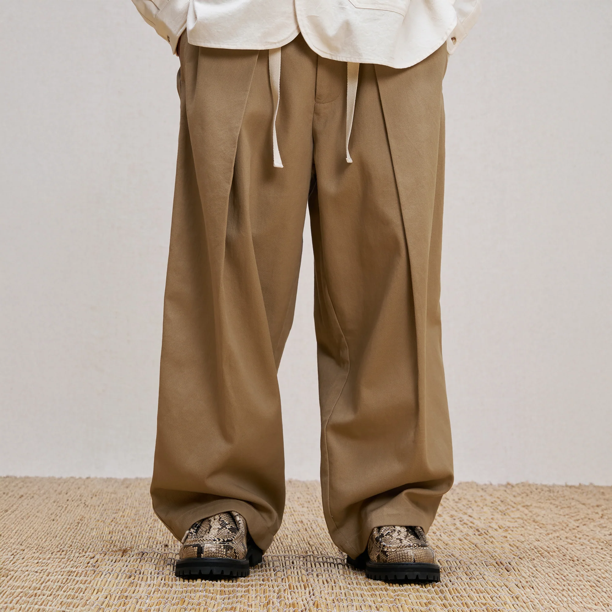UNLIMITED MOTE Pleated Herringbone Wide-Leg Trousers