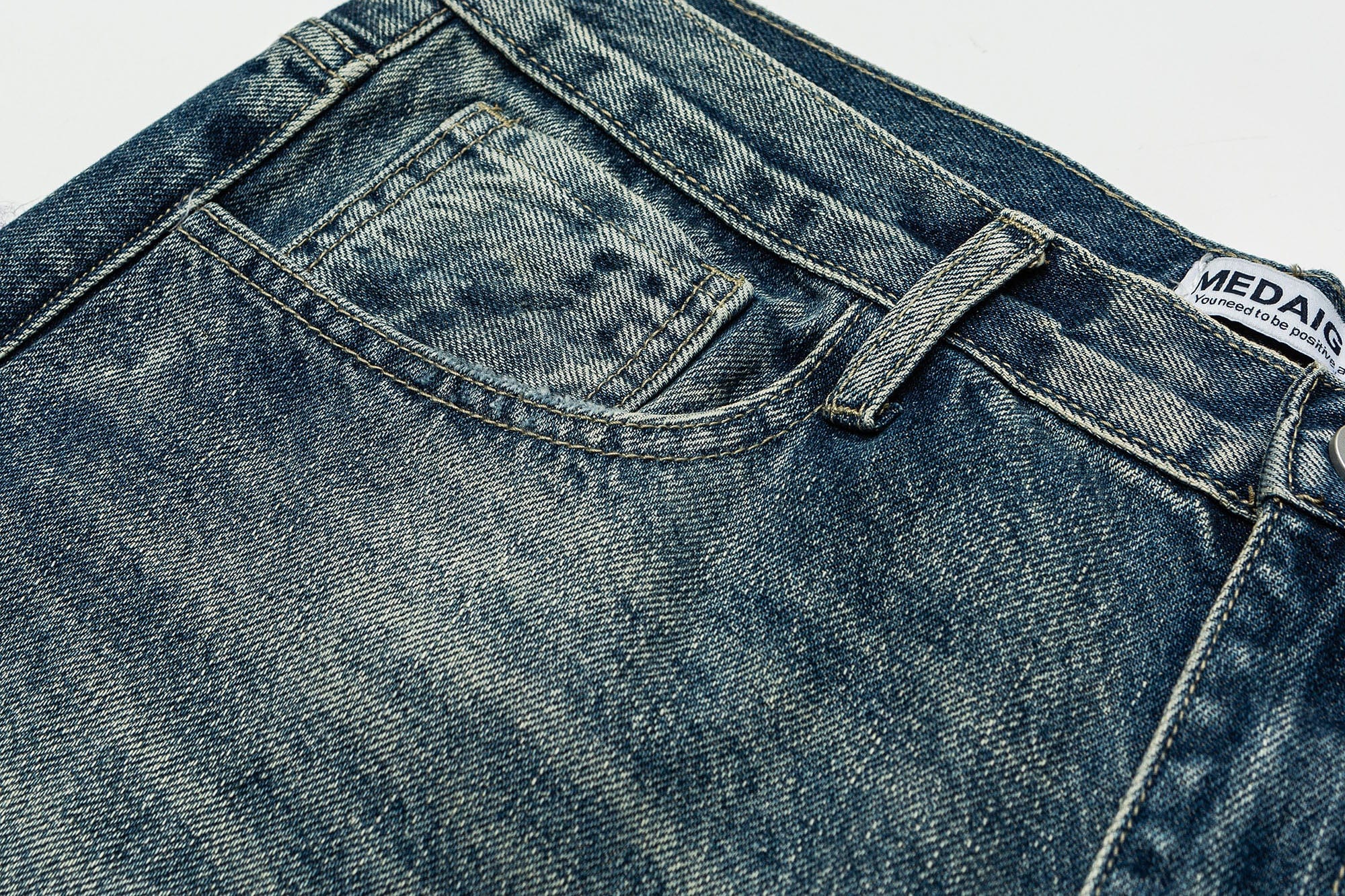 ME DA IGUAL Distressed Ripped Whisker Washed Jeans