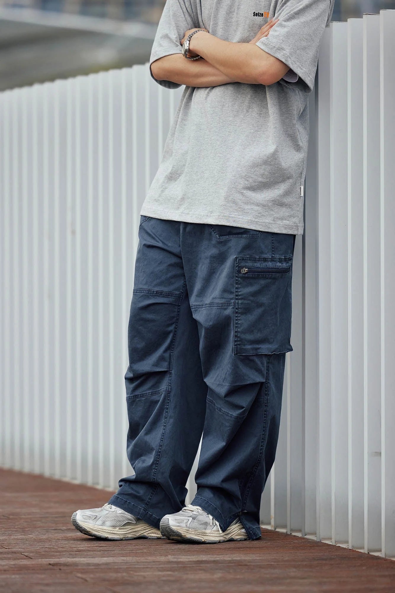 BANANA CLUB Zippered-Hem Multi-Pocket Crinkled Cargo Pants