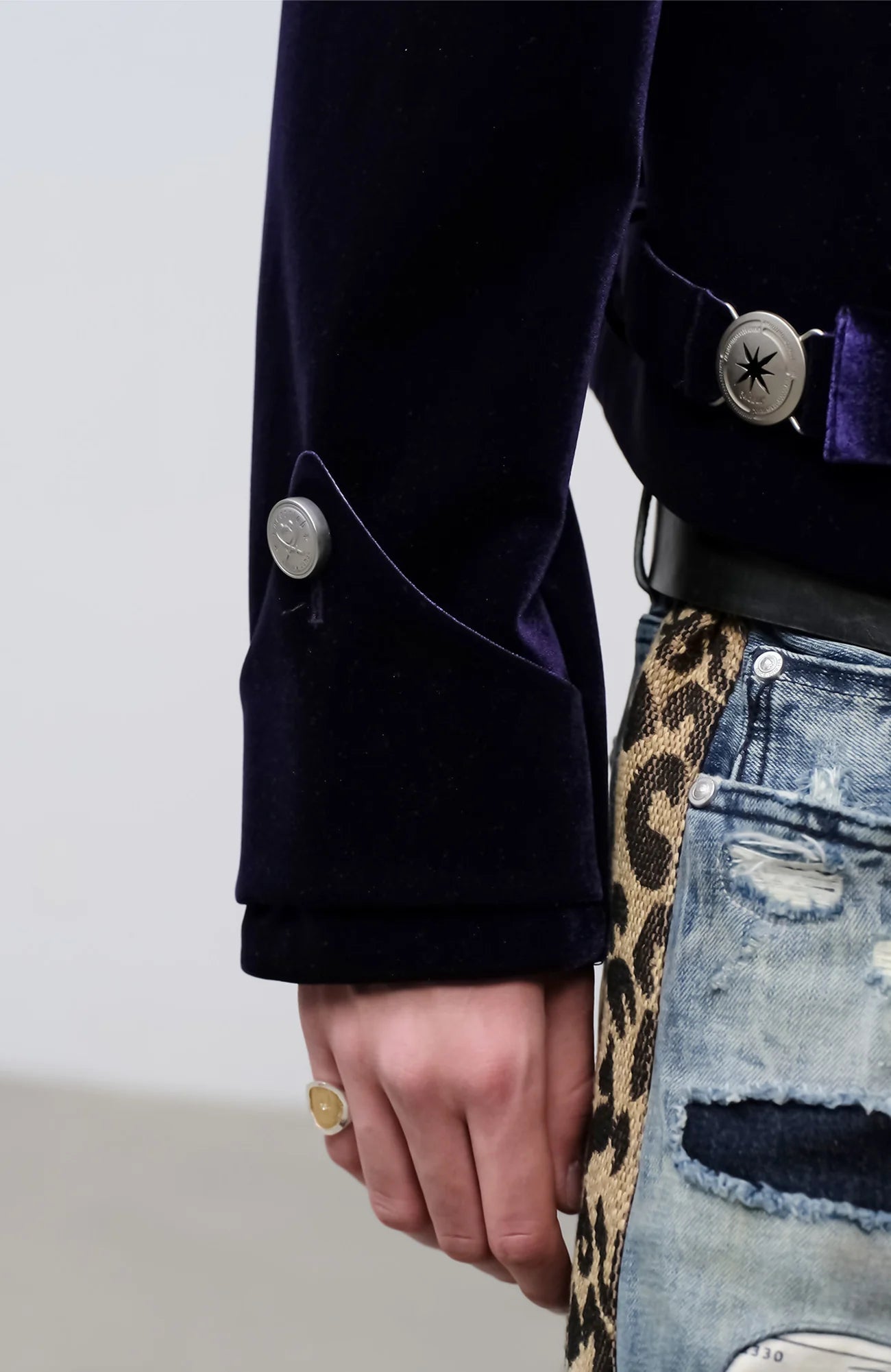 FACEONLAB Velvet Operatic Cropped Jacket Purple
