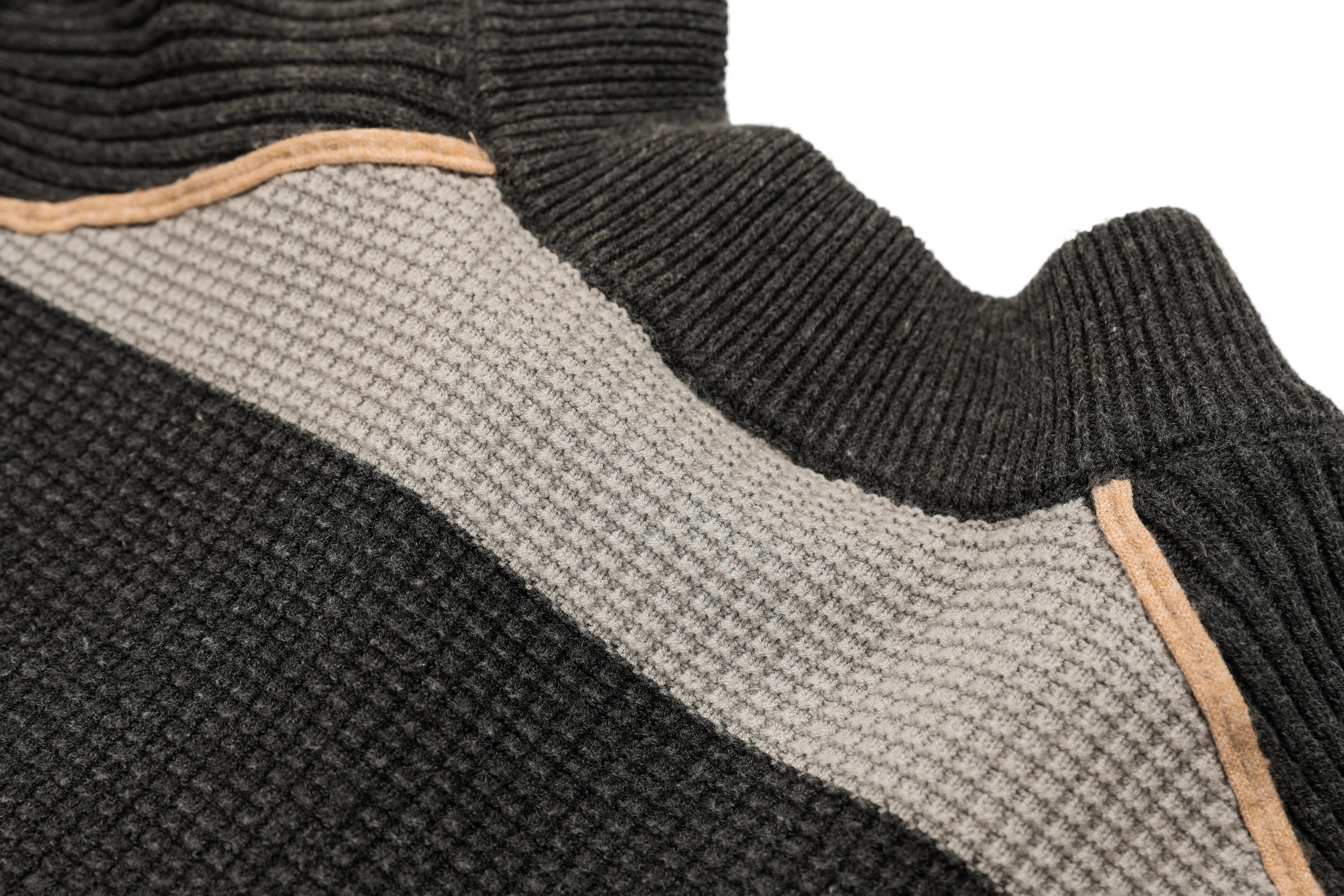 ROARINGWILD A ARCH Contrast Panel Raglan Half-Zip Sweater