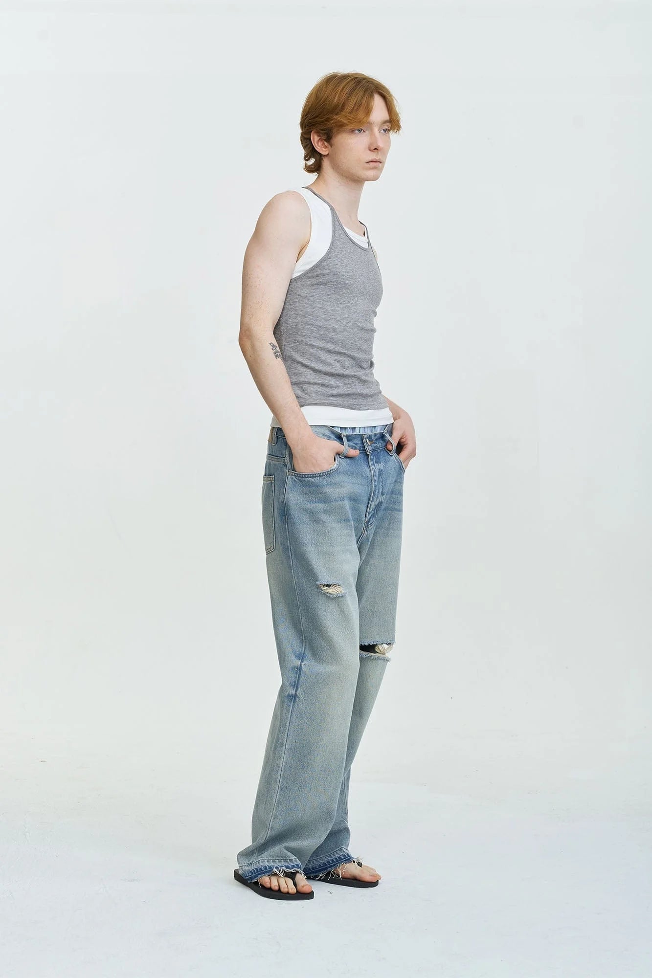 LEONSENSE Washed Ripped Frayed Straight-Leg Jeans