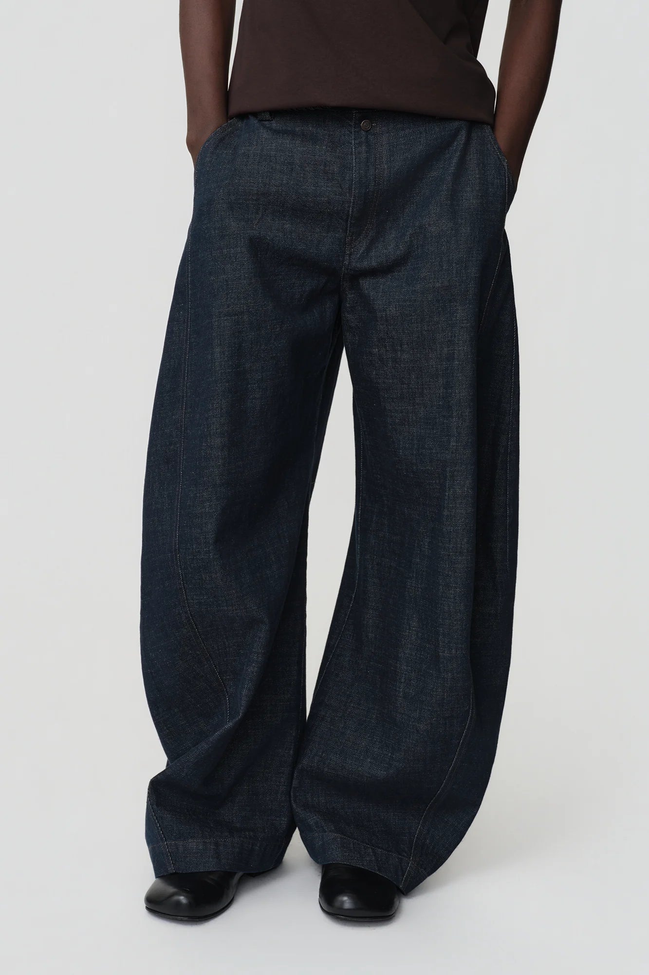 OPICLOTH Classic Indigo Curved-Leg Jeans
