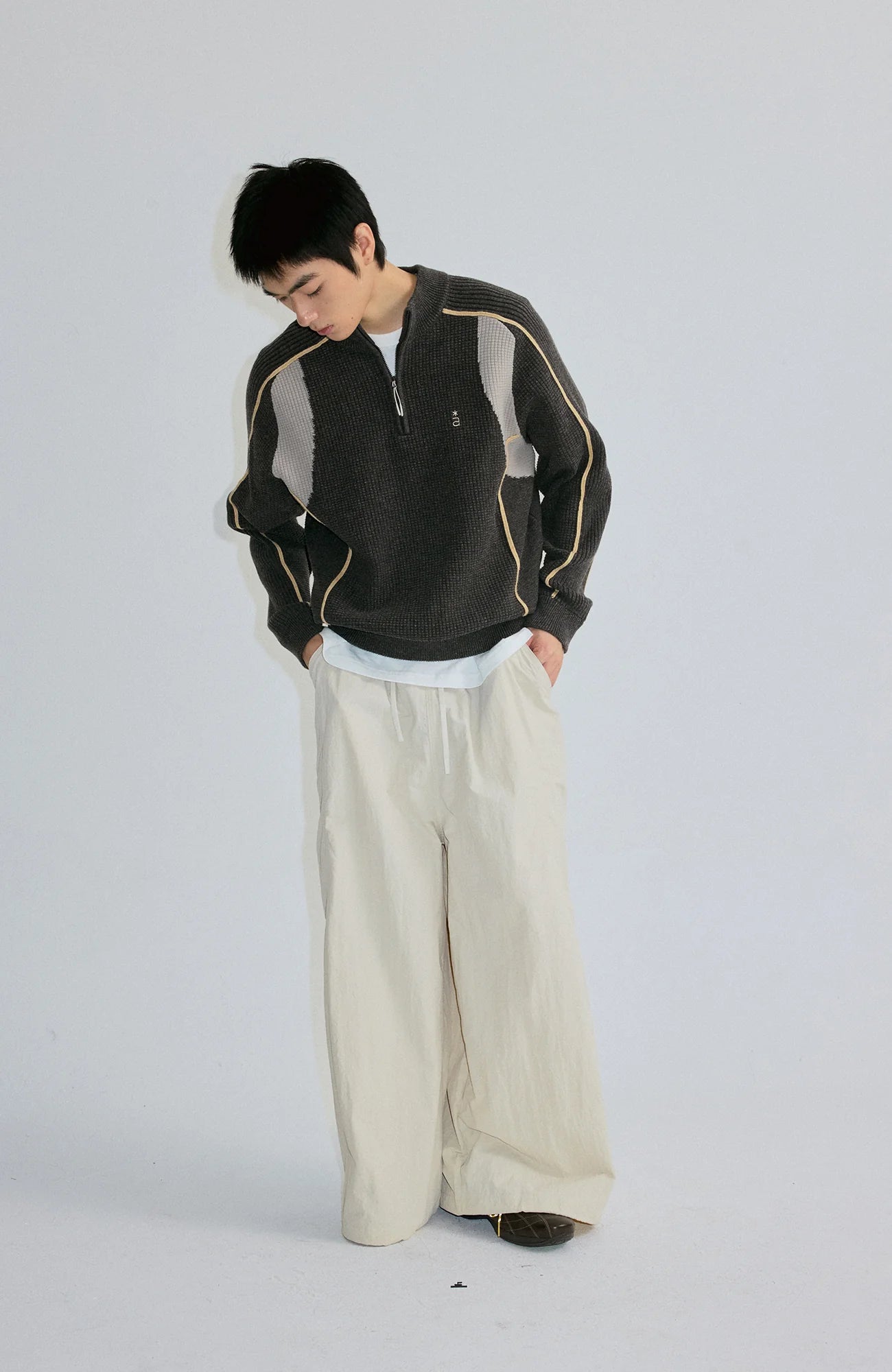 ROARINGWILD A ARCH Contrast Panel Raglan Half-Zip Sweater