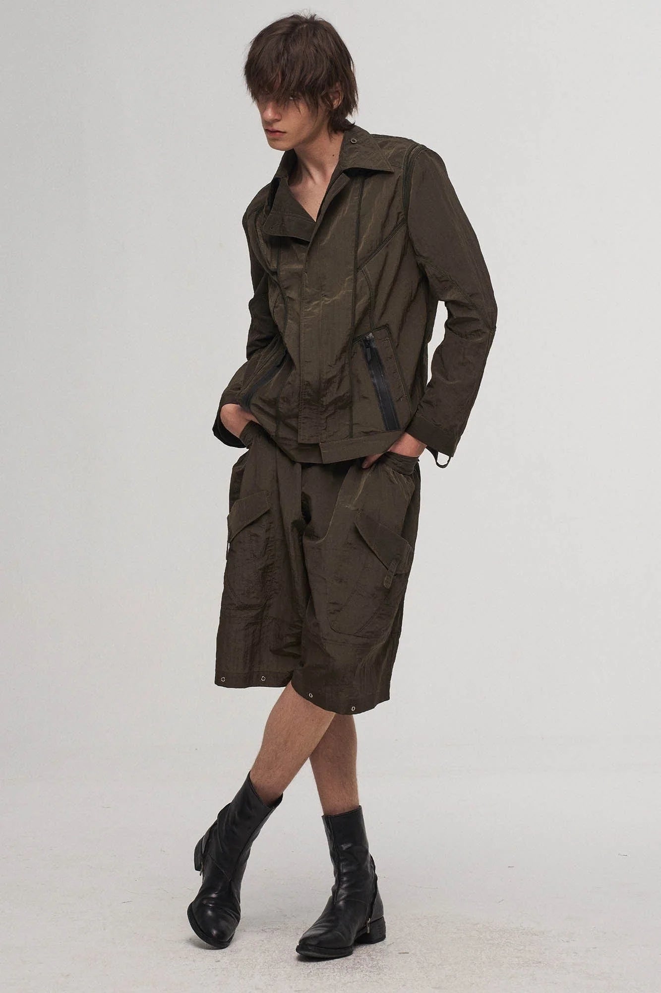 ILNya Nieternite Nifutur Multi-Pocket Crinkled Oversized Shorts