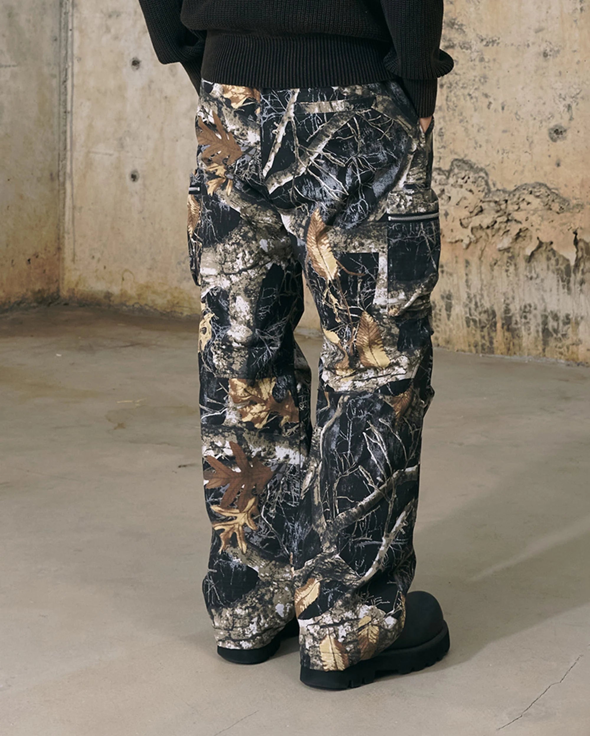 ENSHADOWER Black Camo Multi-pocket Down Pants
