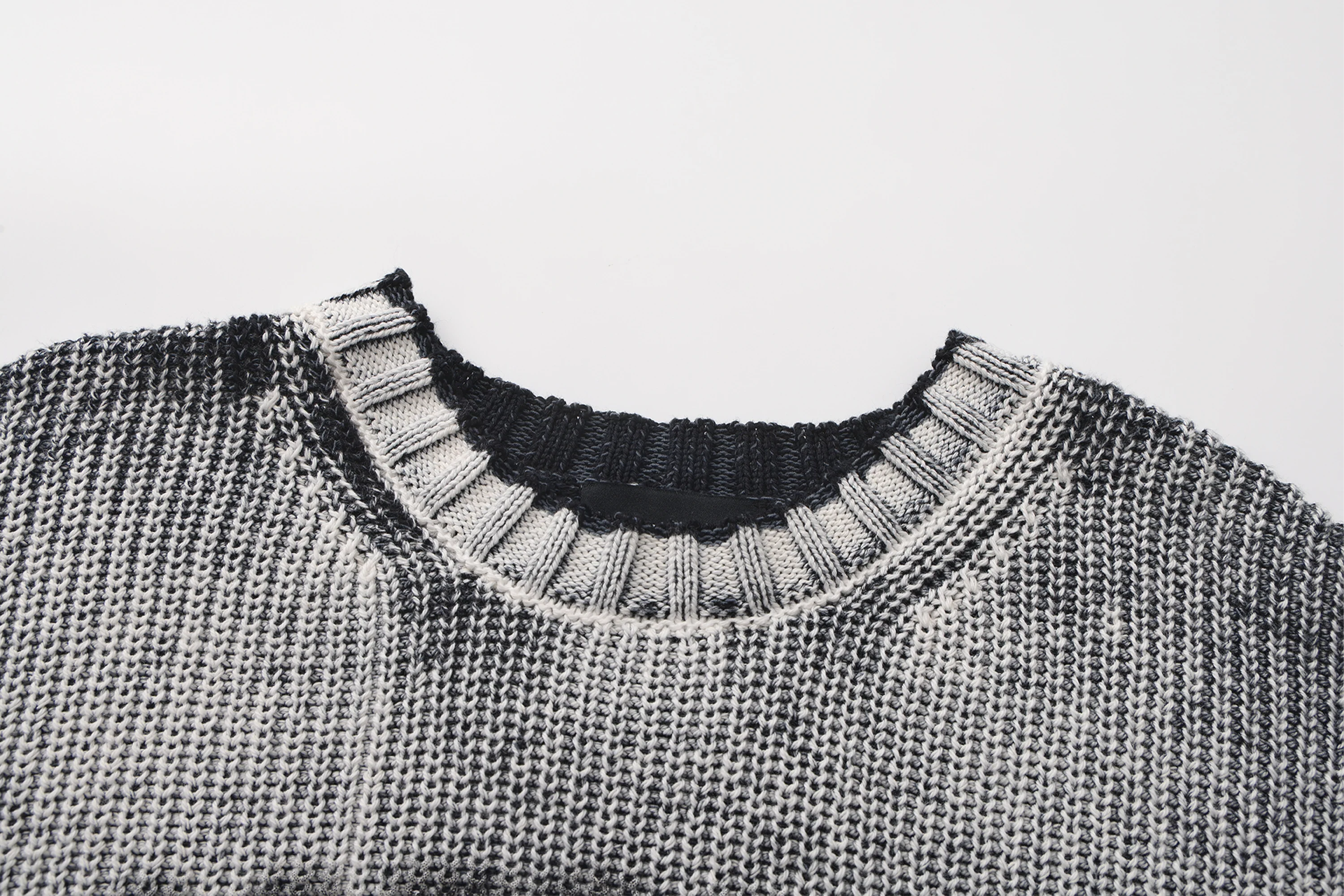 VANN VALRENCE Washed Distressed LOGO Sweater
