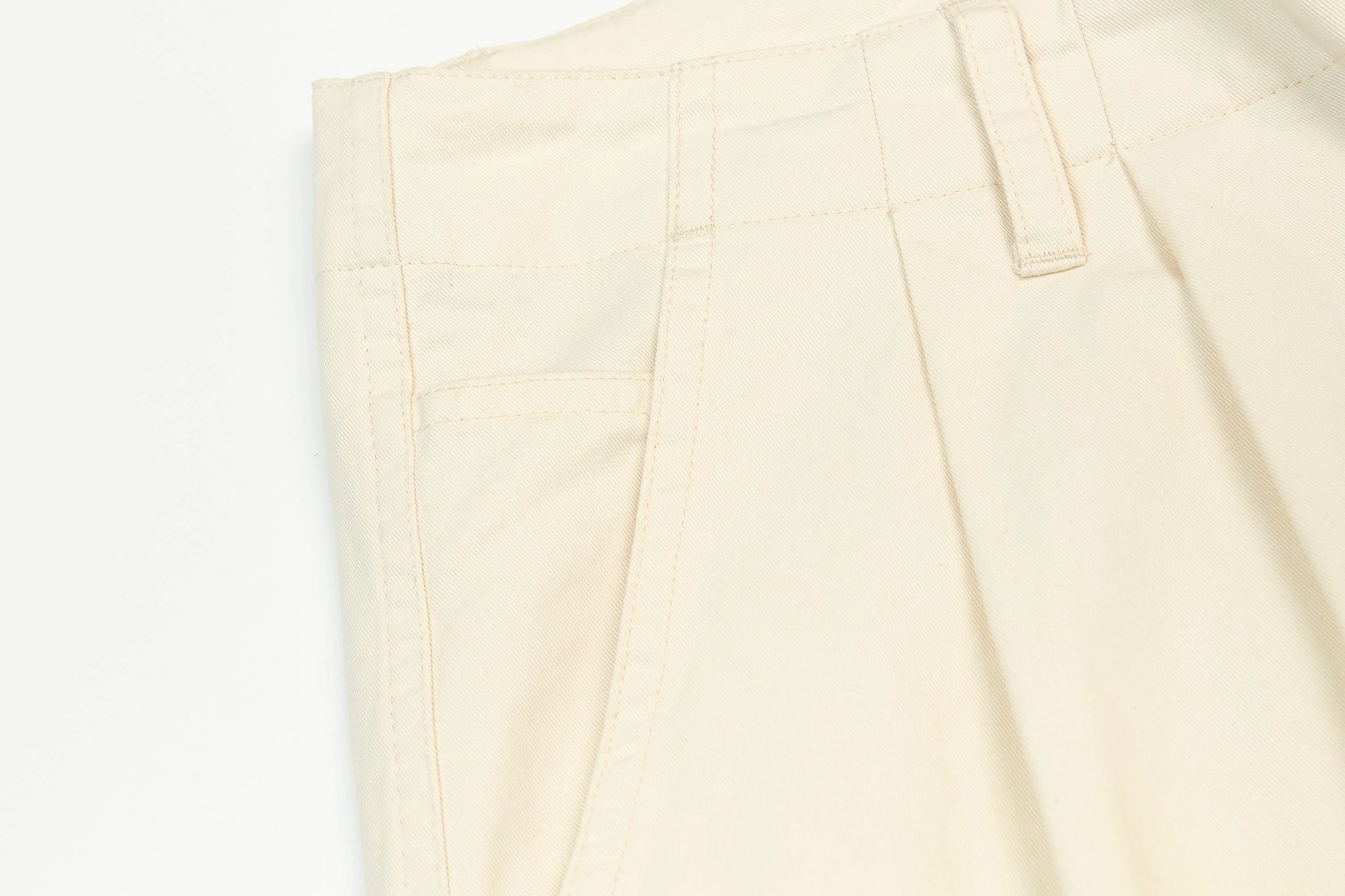 NERHI Essential LOGO Pleated Shorts