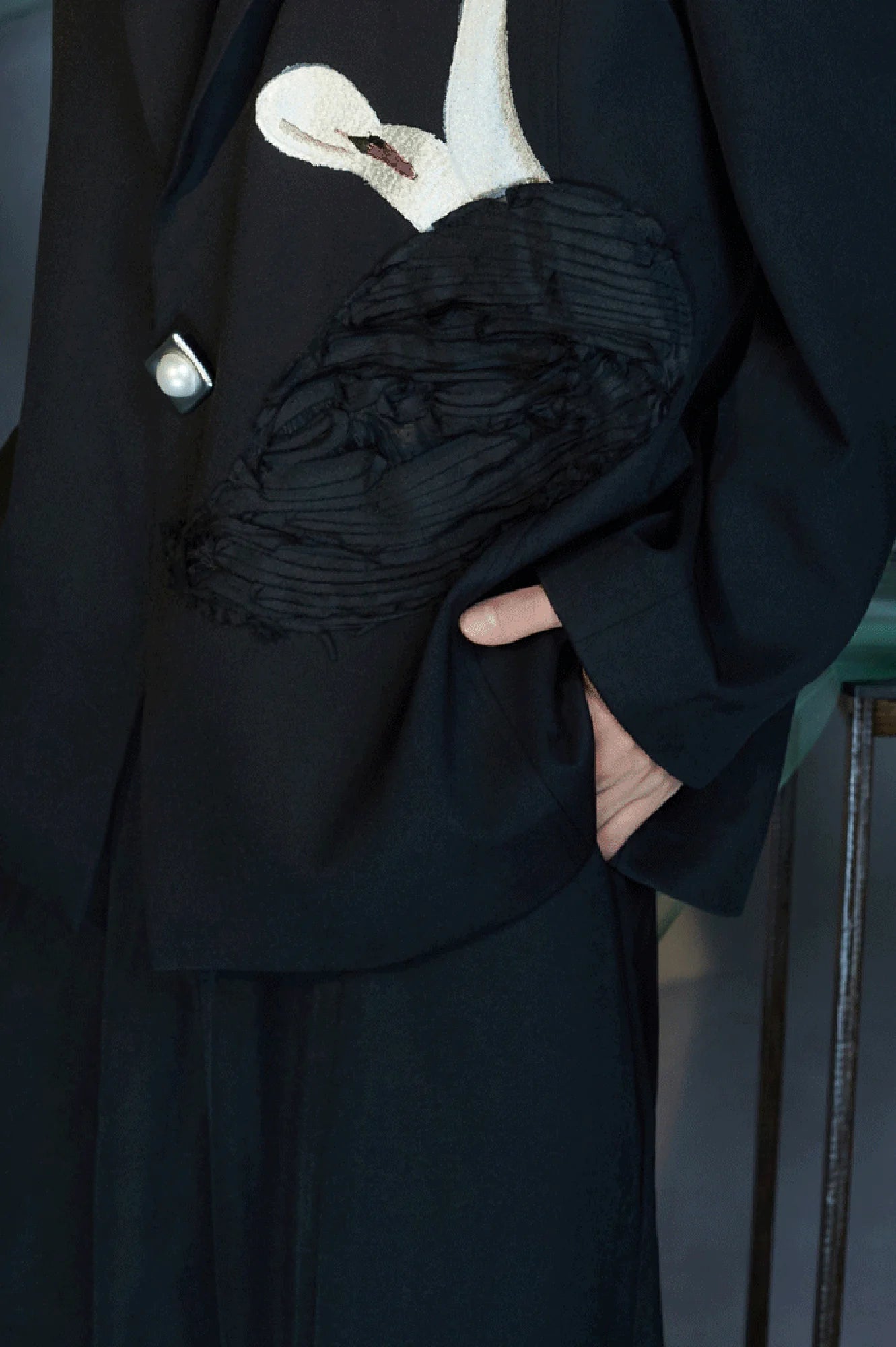 JIECHI Swan Embroidered Pearl Button Blazer