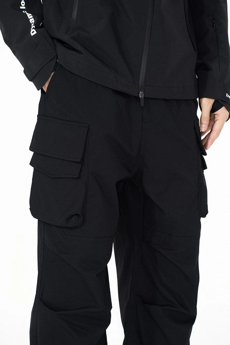 ENSHADOWER Big Pockets Crinkled Straight Pants