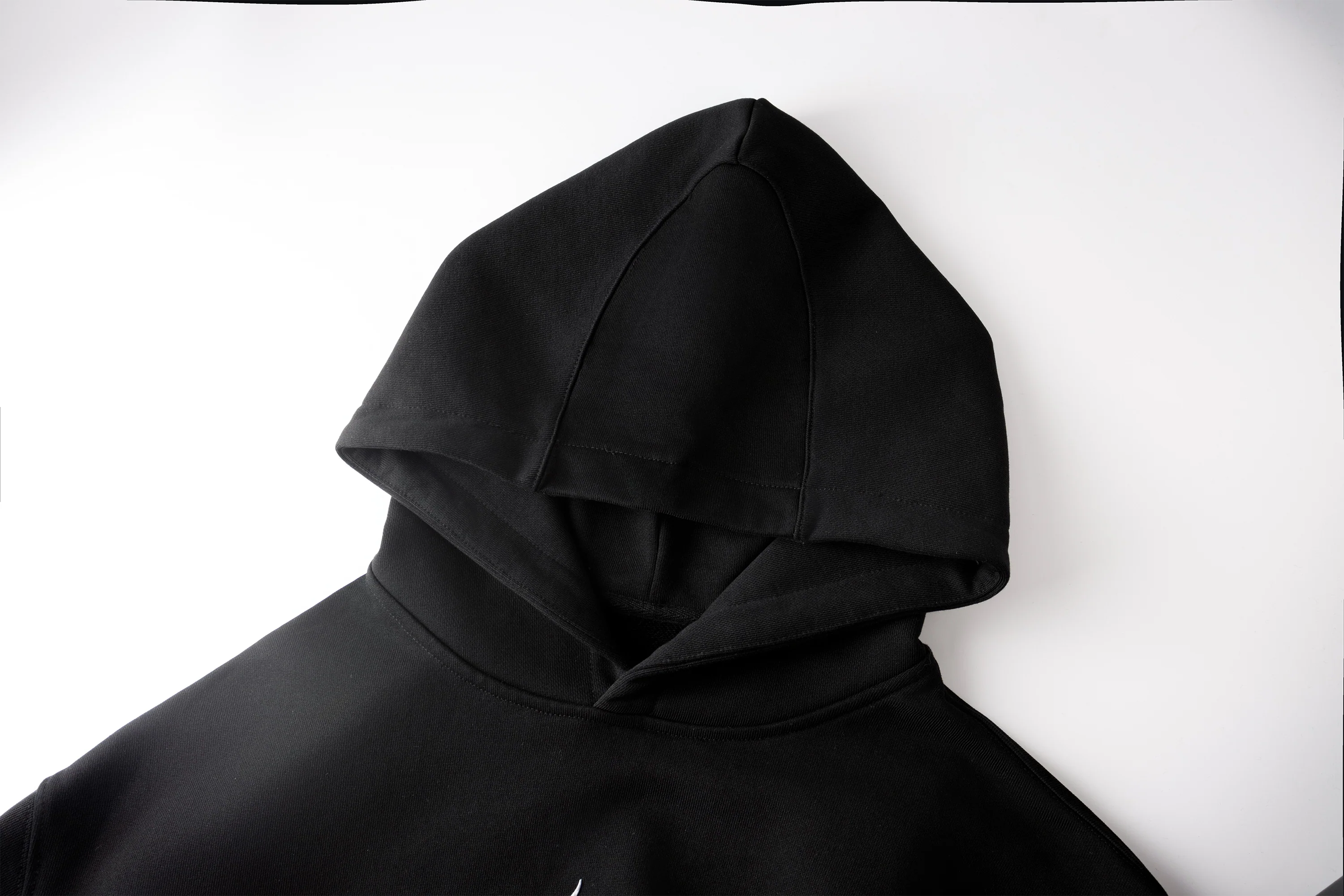 ESAIAS Silicone Letter Graphic Boxy Hoodie