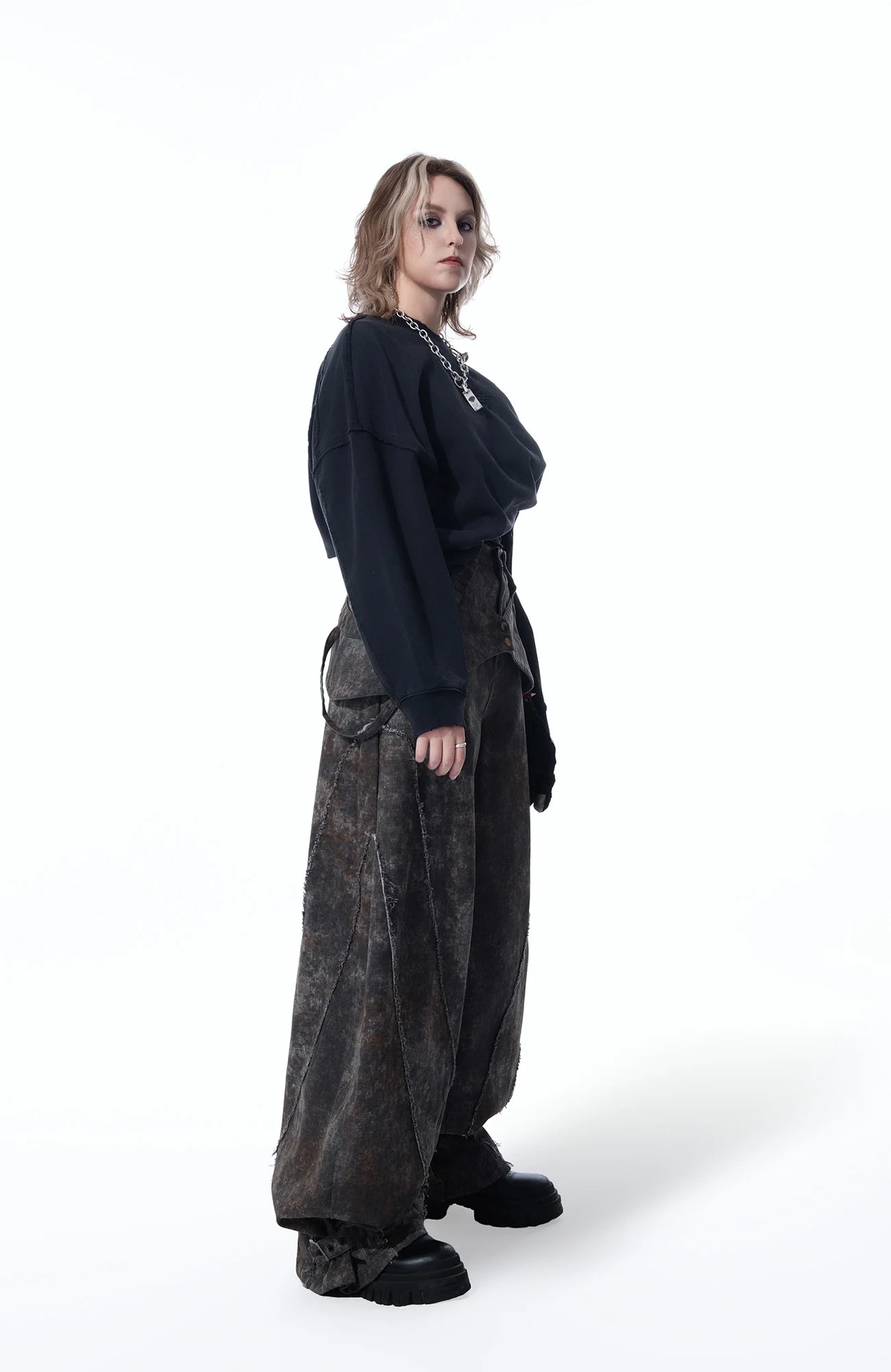 MOGONGSHE Distressed Detachable Drape Curved Panel Jeans