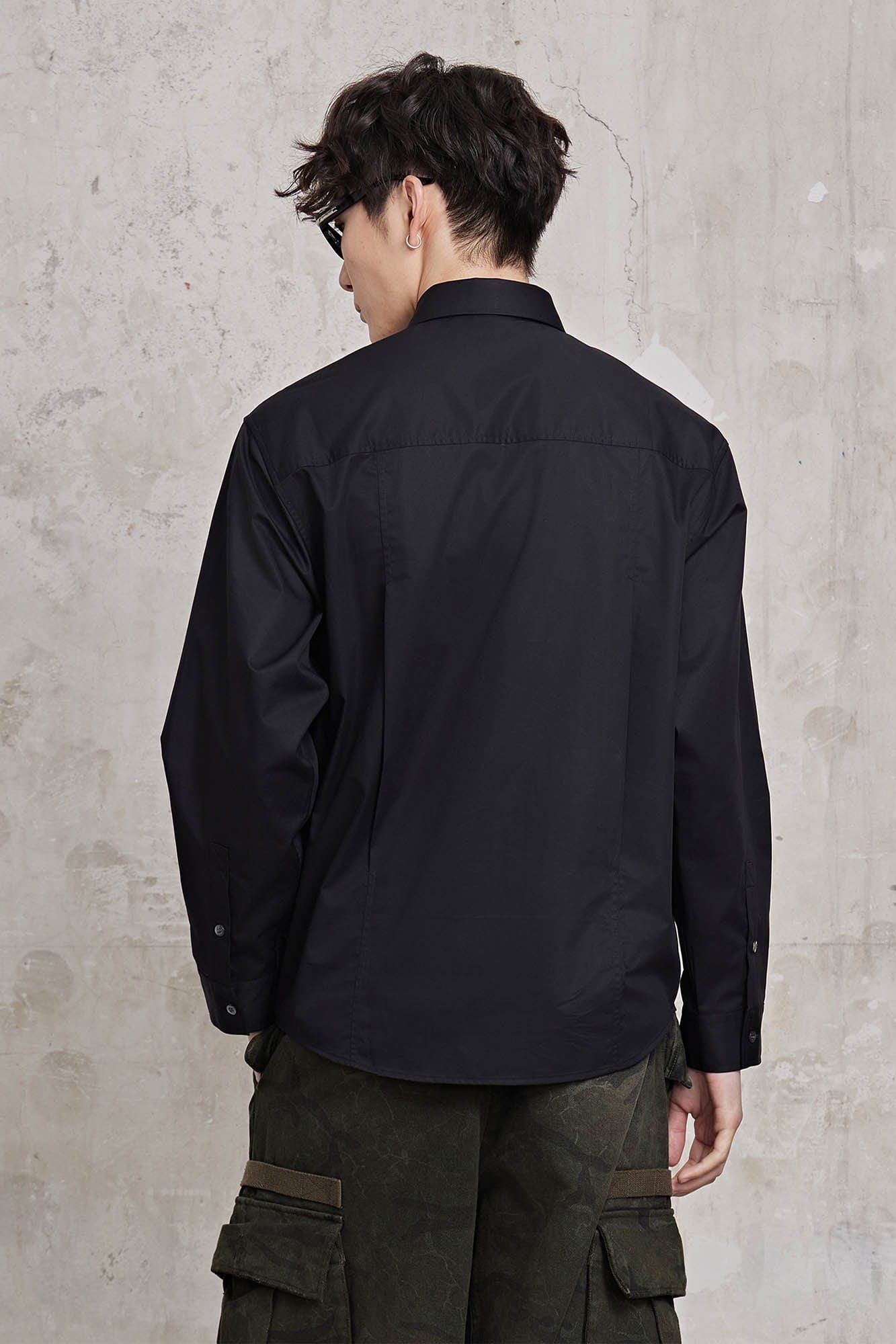 FACEONLAB Modern Patch-Pocket Poplin Shirt