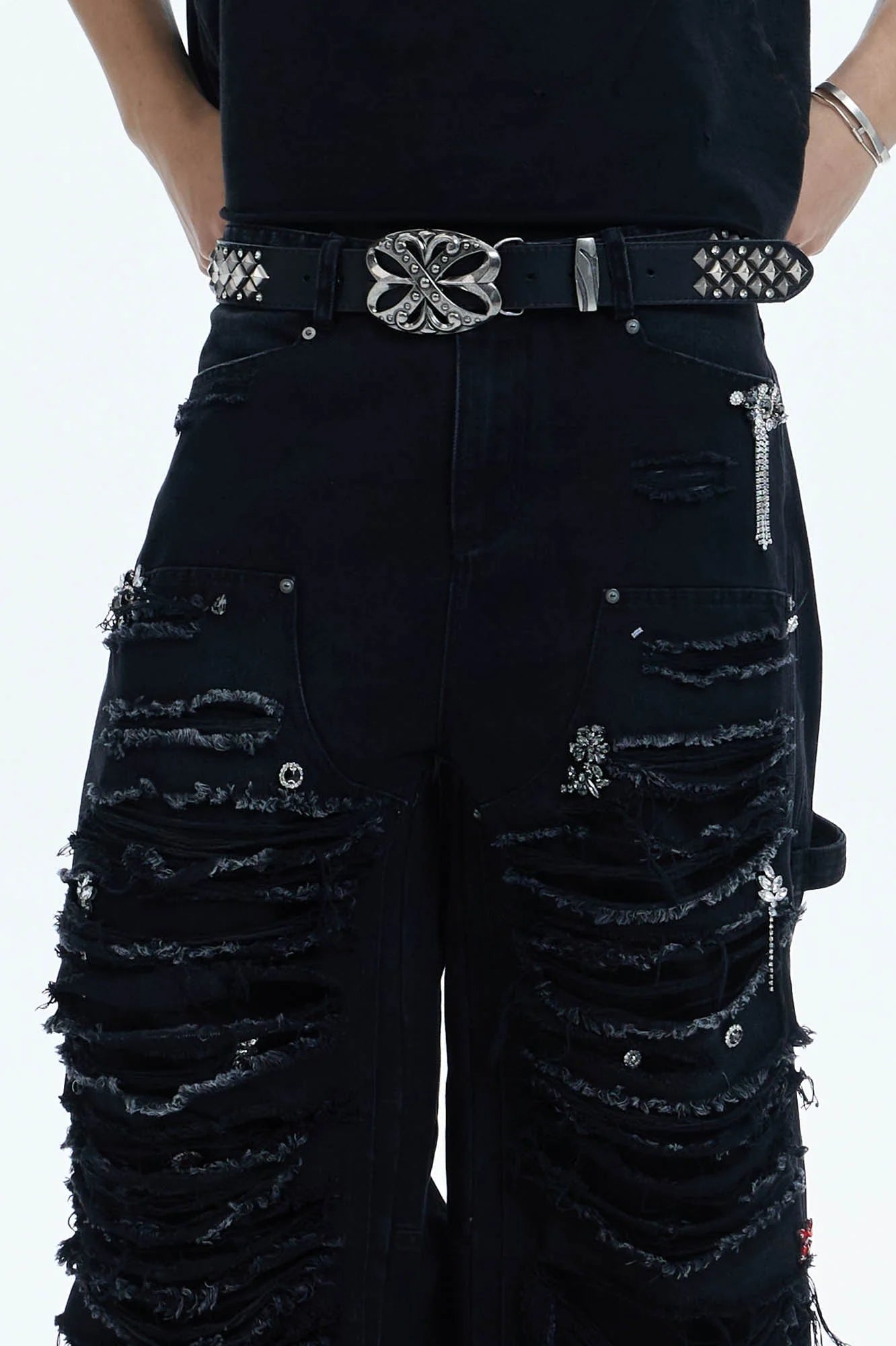 DND4DES Shredded Rivet-Paneled Baggy Jeans