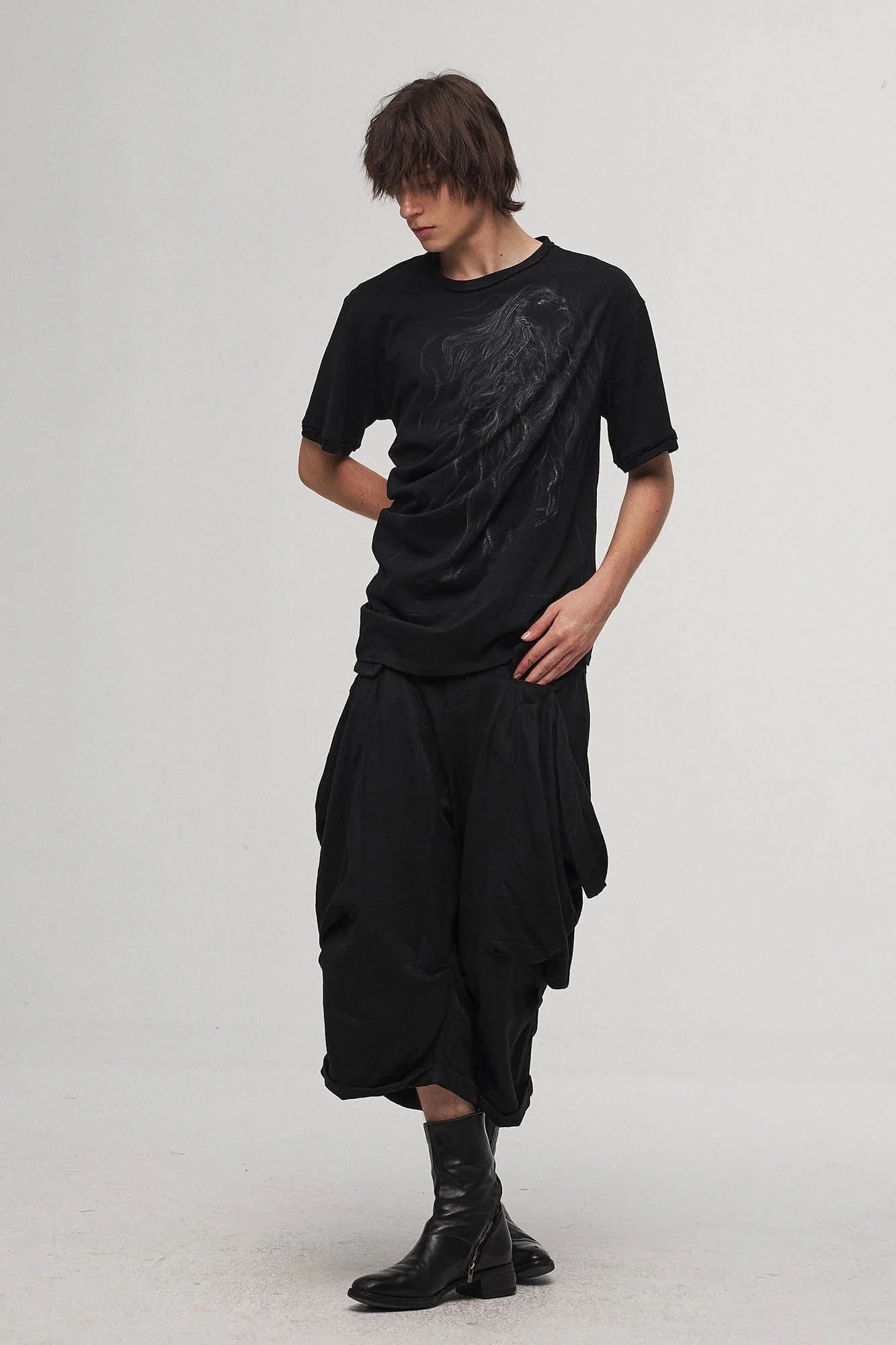 ILNya Nieternite Nifutur Balloon Pleated Slouchy Shorts