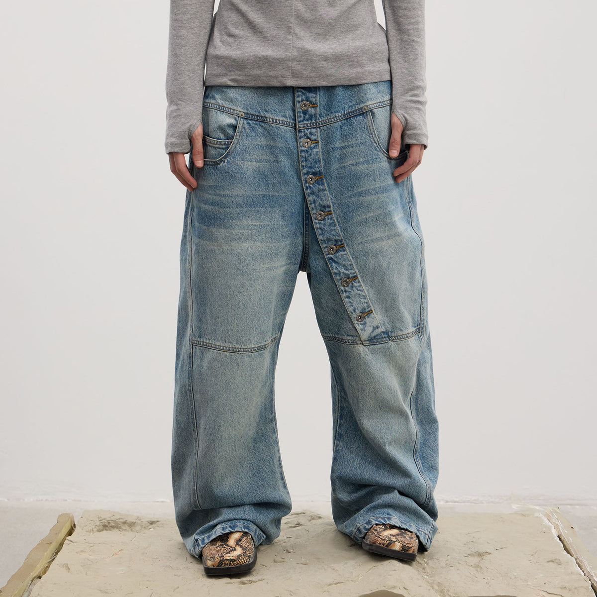 DND4DES Asymmetric Button-Fly Panel Washed Jeans