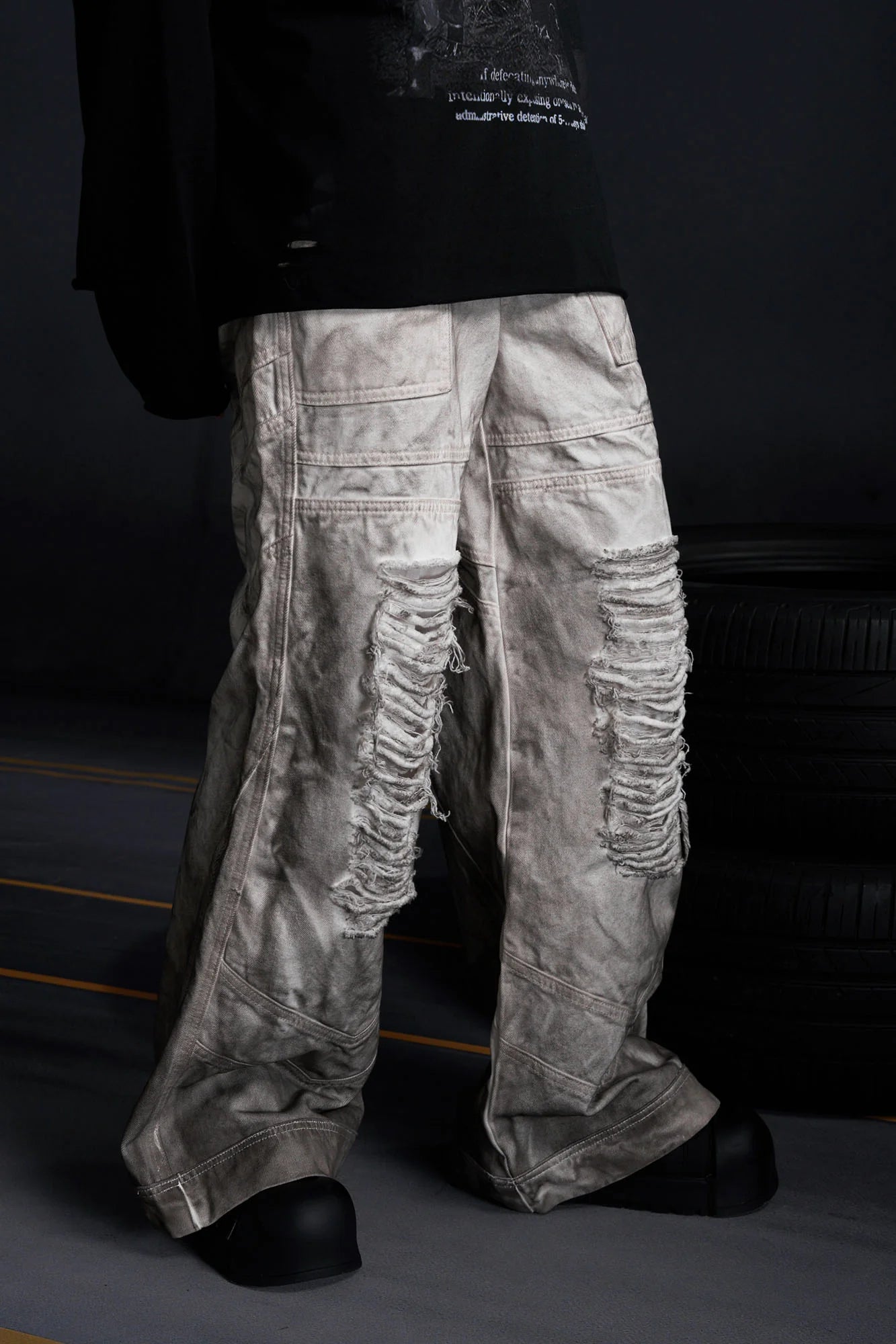 RECOVER ZONE Dirty Fit Ravaged Panel Jeans