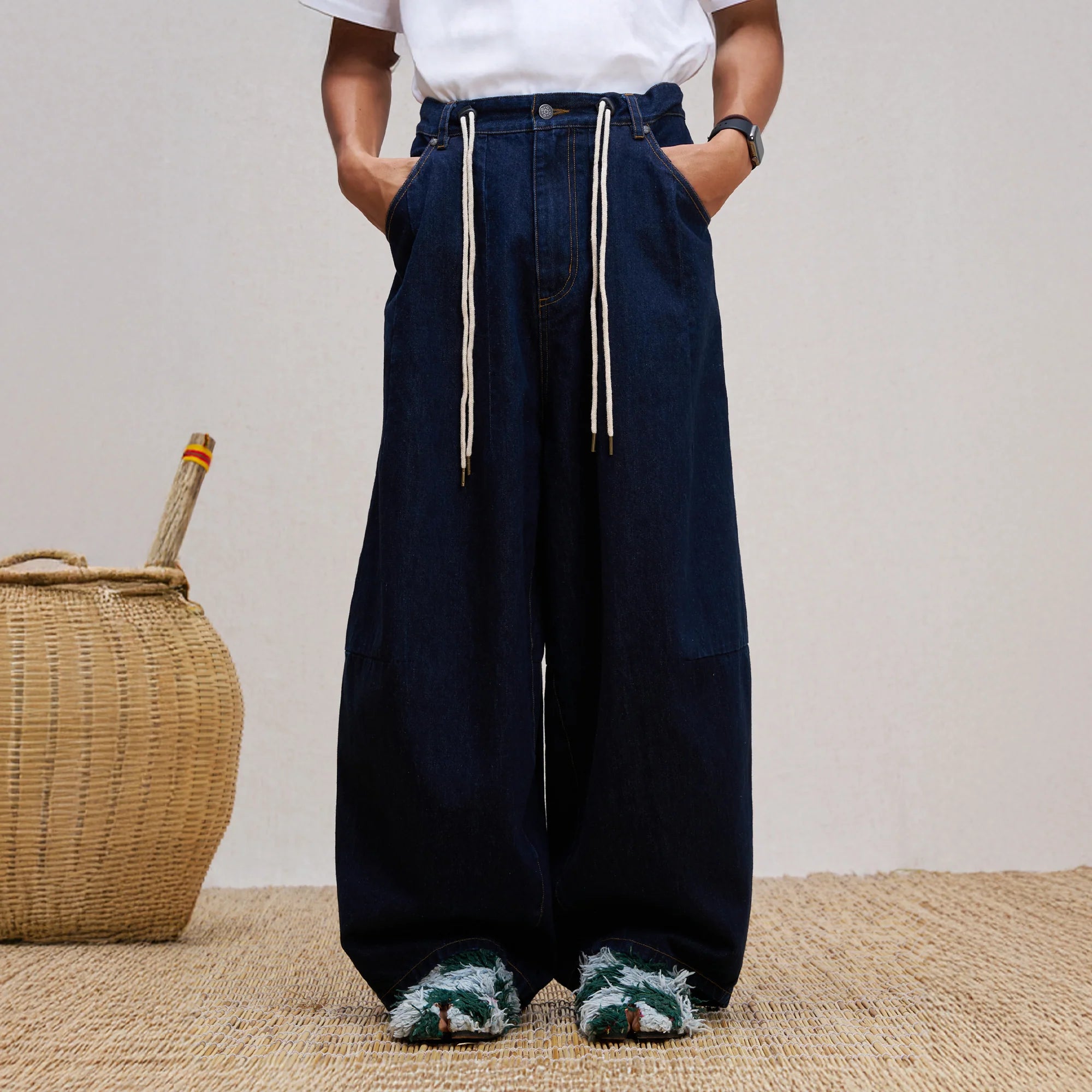 UNLIMITED MOTE Washed Paneled Wide-Leg Jeans