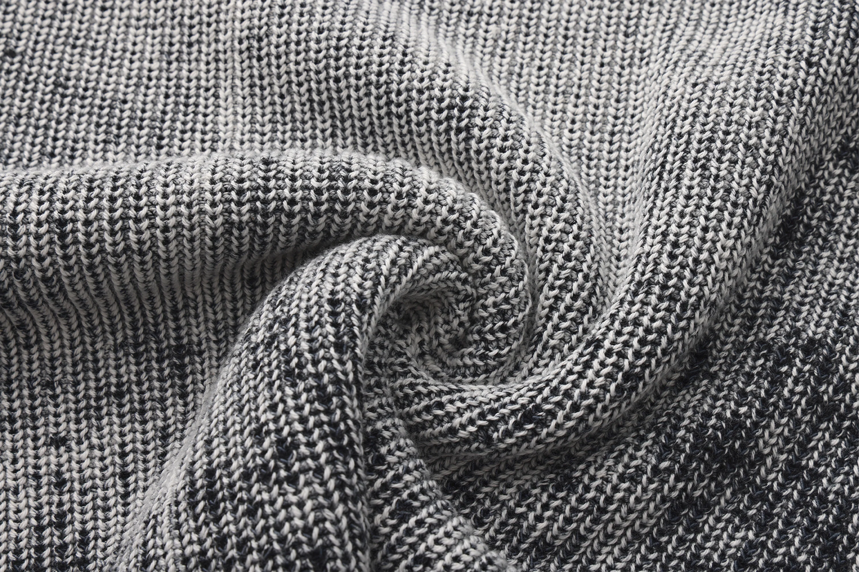 VANN VALRENCE Washed Distressed LOGO Sweater