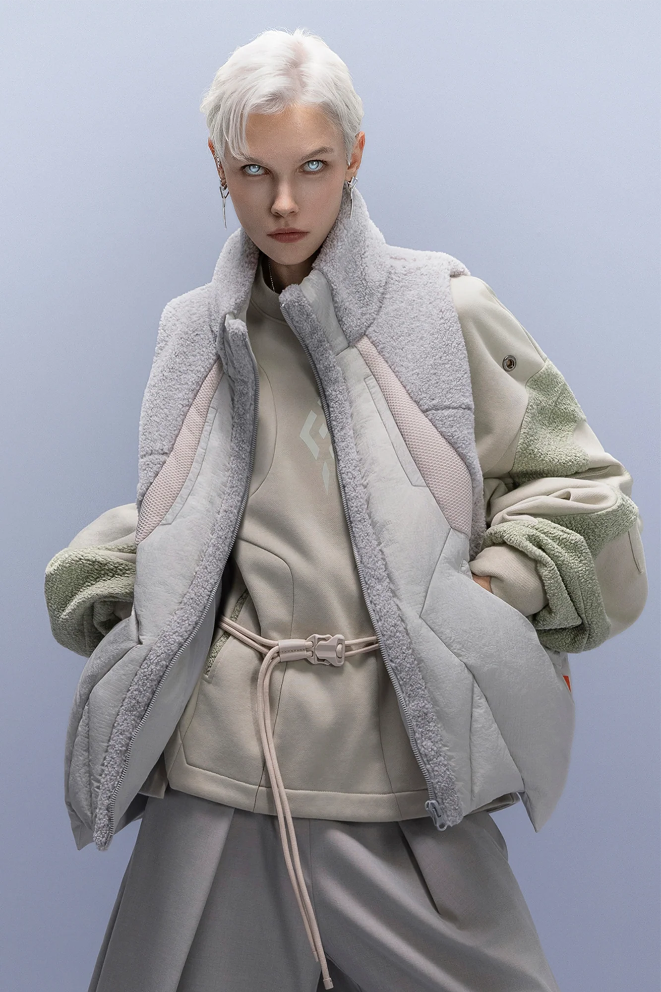 XIPHEVIL High-Neck Fleece-Panel Vest Light Gray