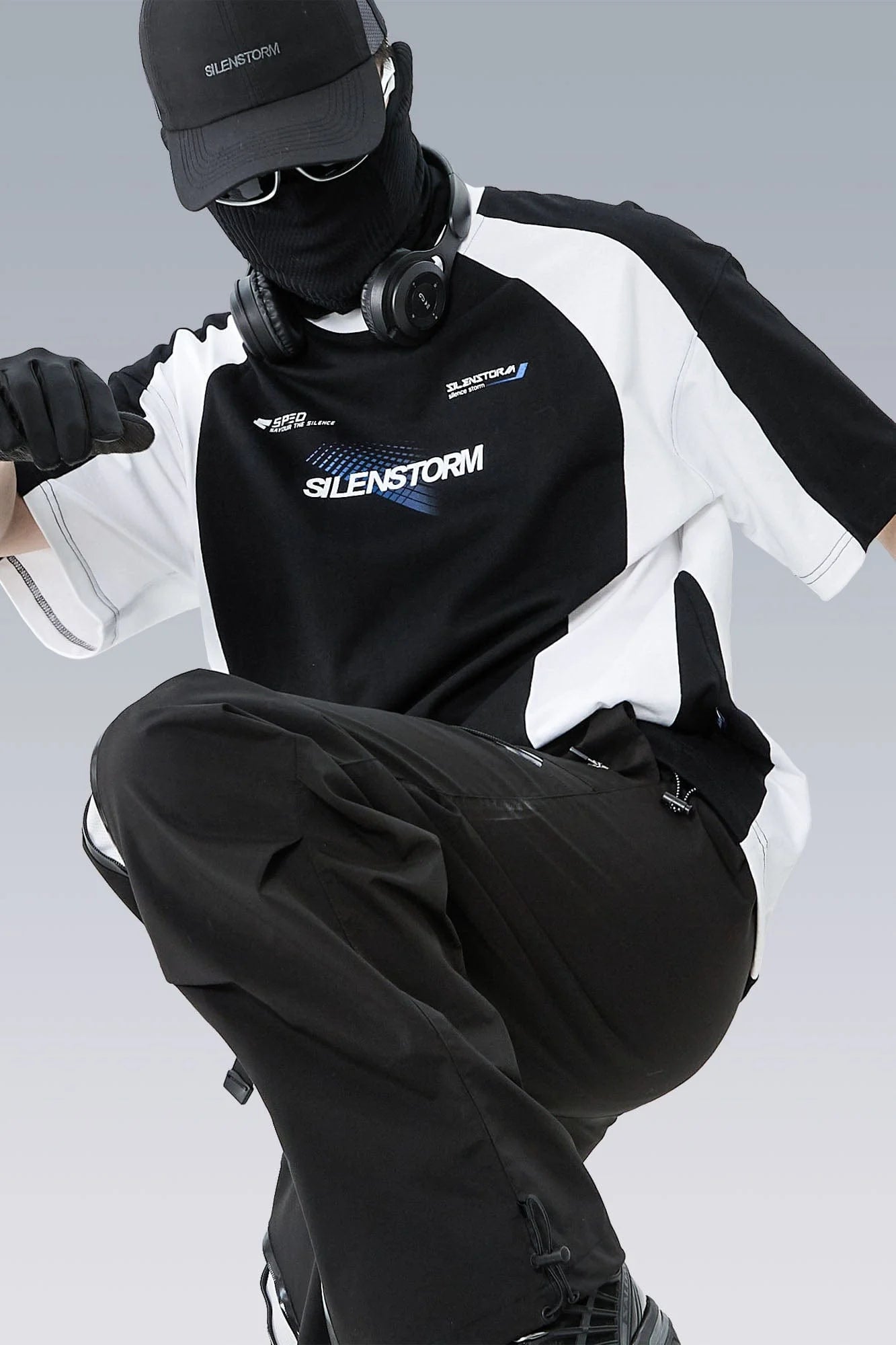 SILENSTORM Contrast Panelled Moisture-Wicking Graphic T-Shirt