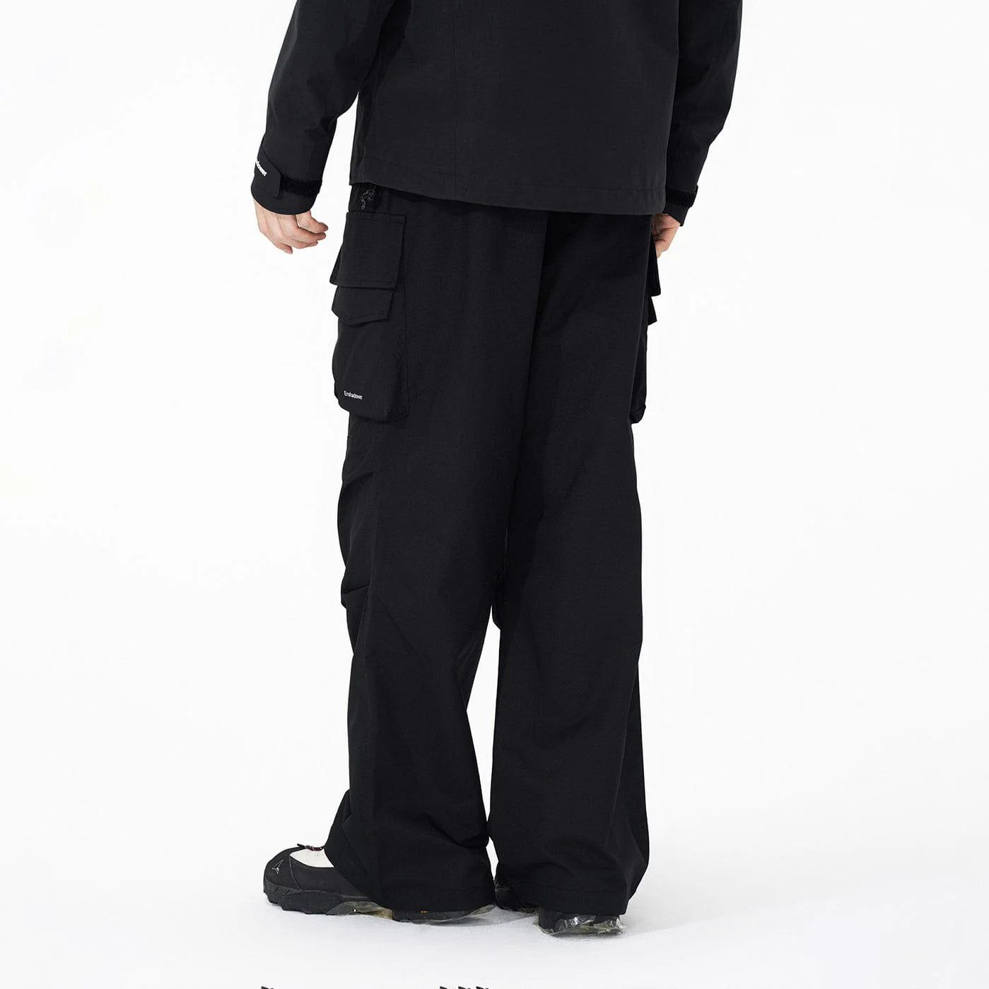 ENSHADOWER Big Pockets Crinkled Straight Pants