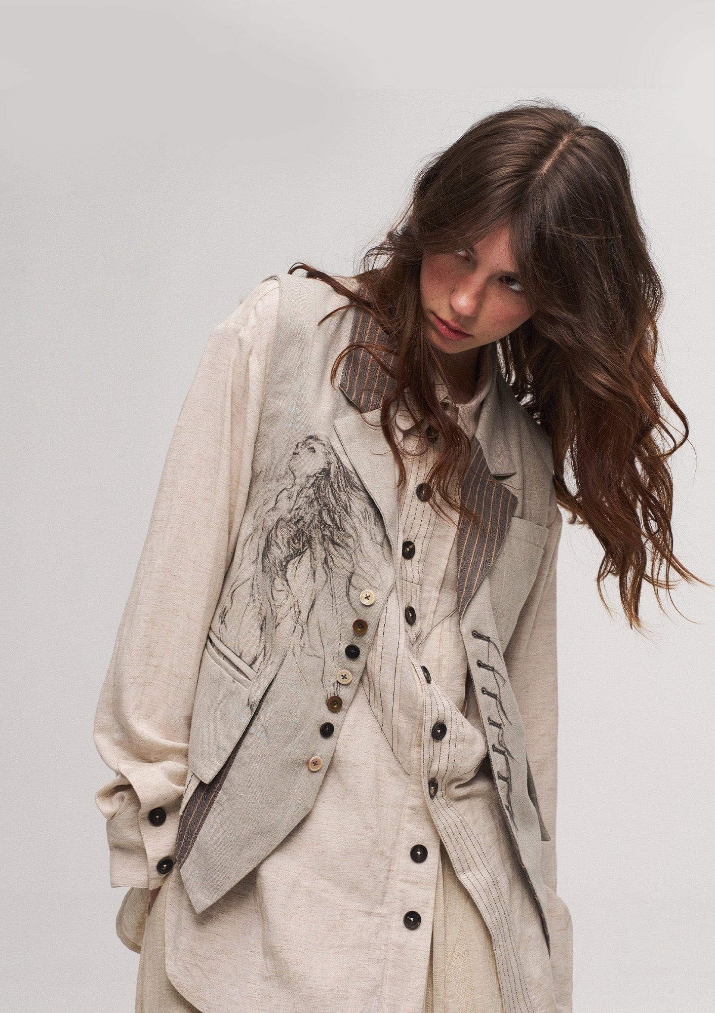 ILNya Nieternite Nifutur Shield Panel Pleated Cotton-Linen Shirt