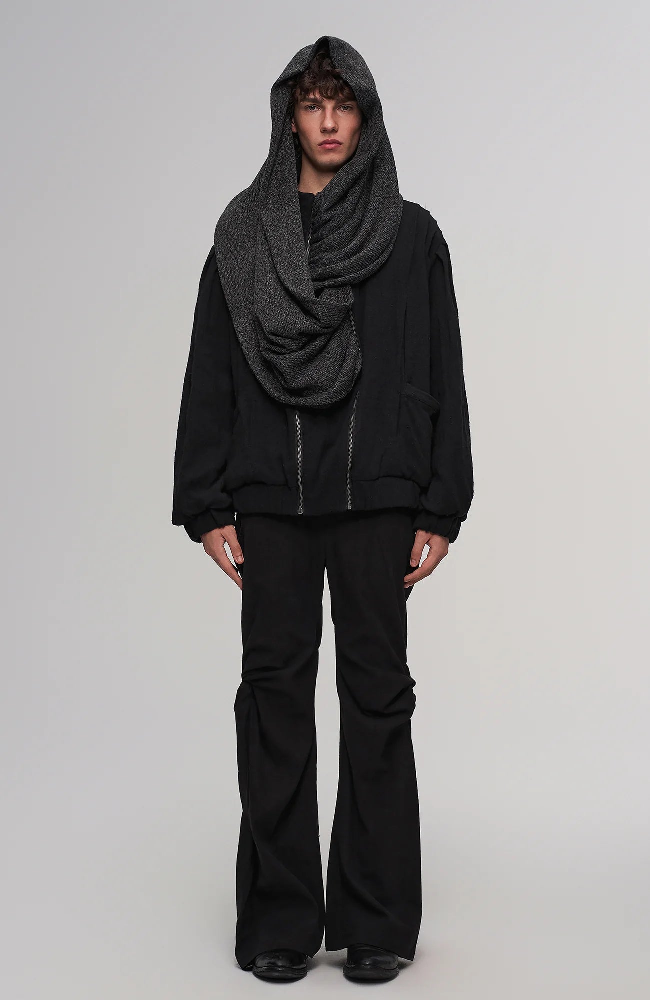 ILNya Nieternite Nifutur Twist-Knee Flared Trousers