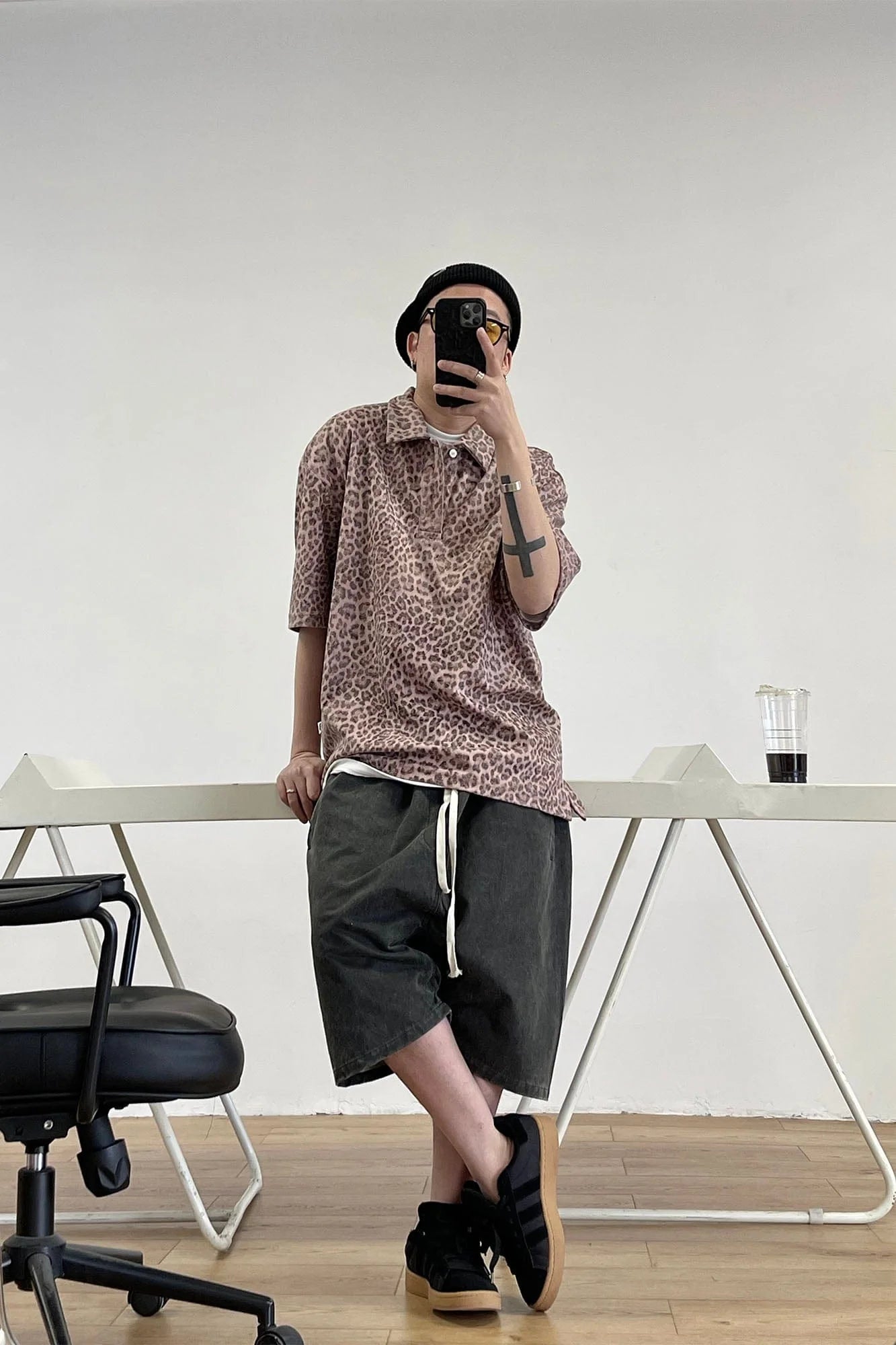 ME DA IGUAL Fuzzy Leopard Polo T-Shirt