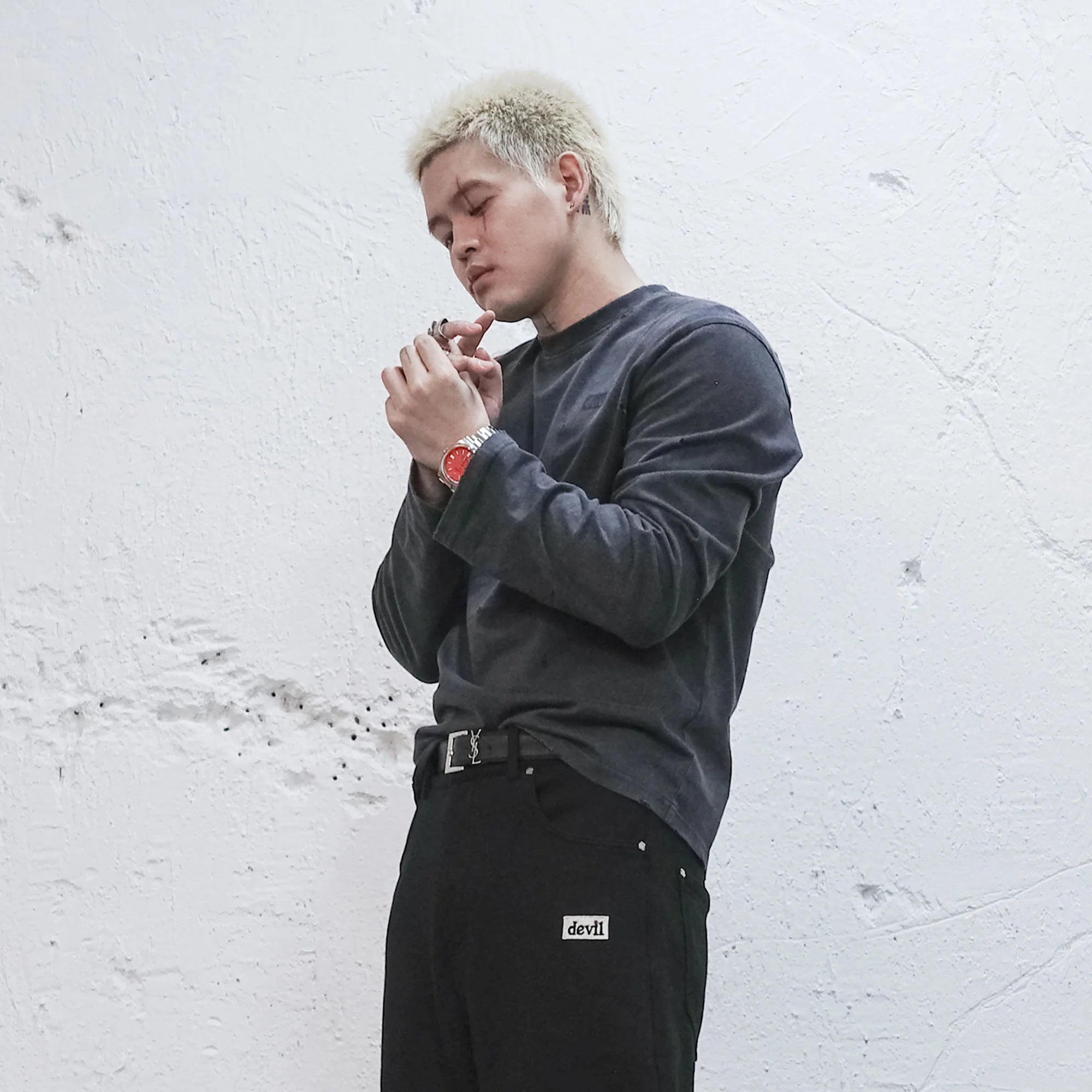 UNDERWATER Devil Distressed Long-Sleeve Tee