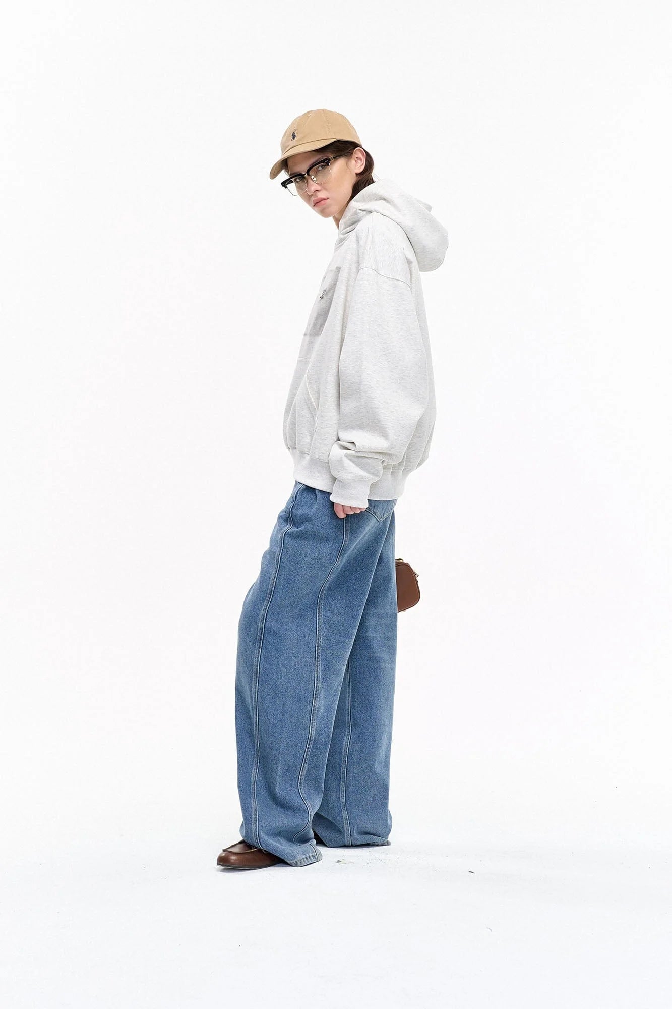 LEONSENSE Essential Oversized Curved Jeans