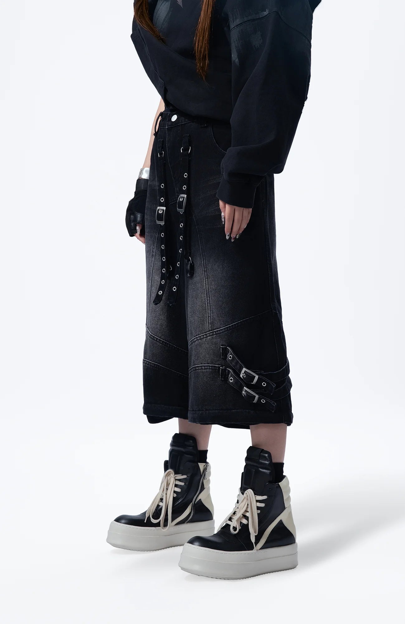 MOGONGSHE Detachable Drape-Strap Washed Jeans