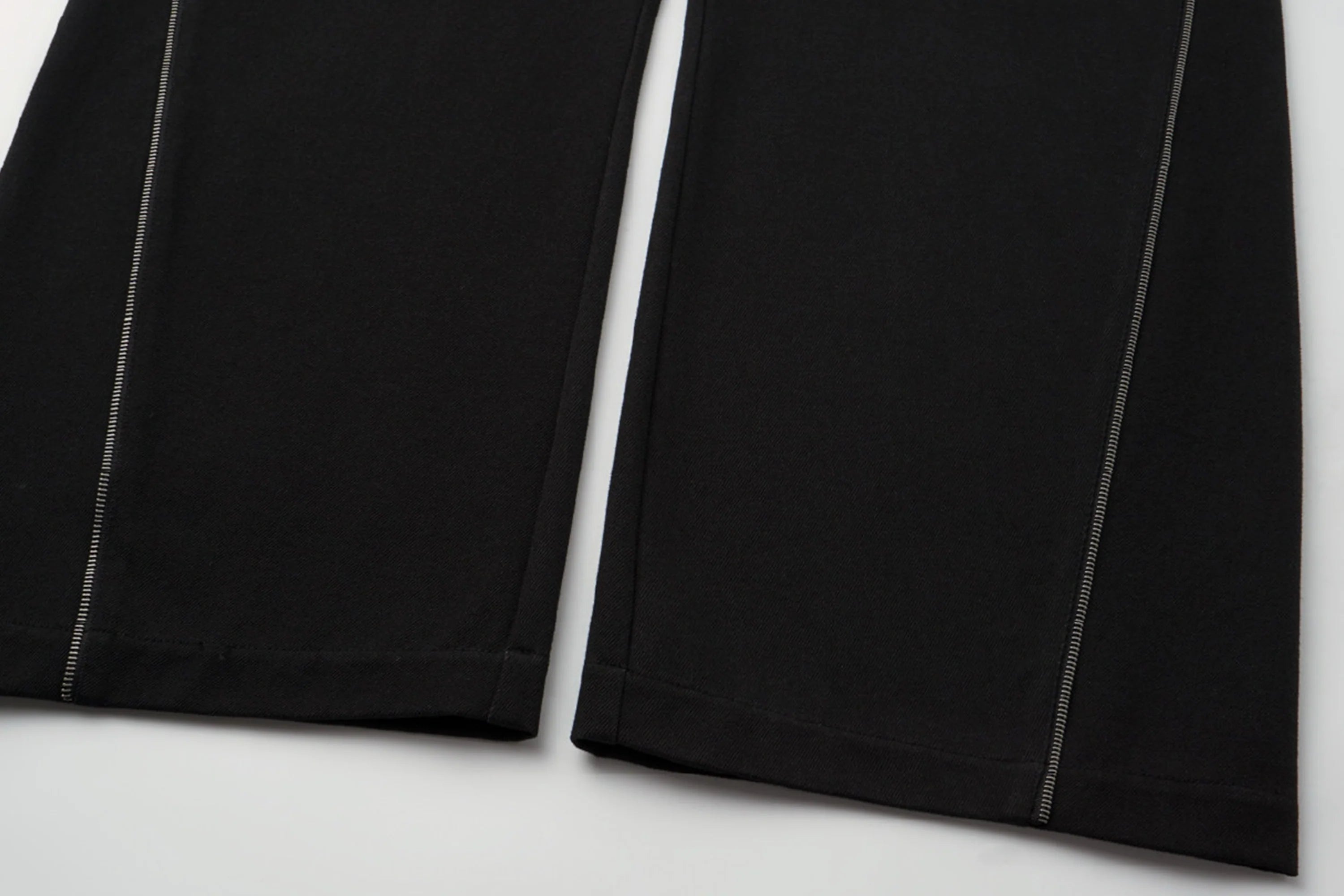 ALVNG AR ANTS Zip-Seam Wide-Leg Denim Trousers