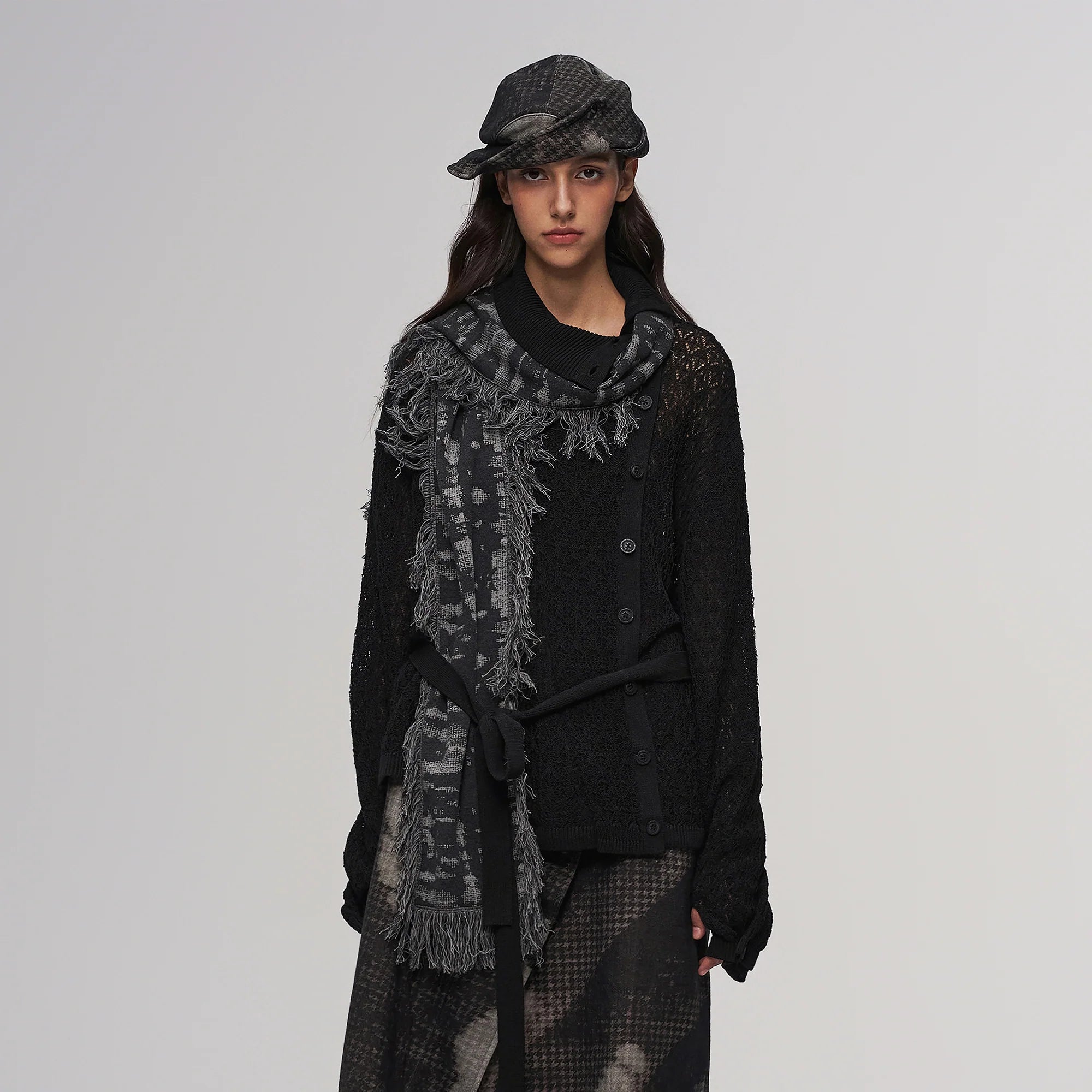 ILNya Nieternite Nifutur Fringed Abstract Jacquard Scarf