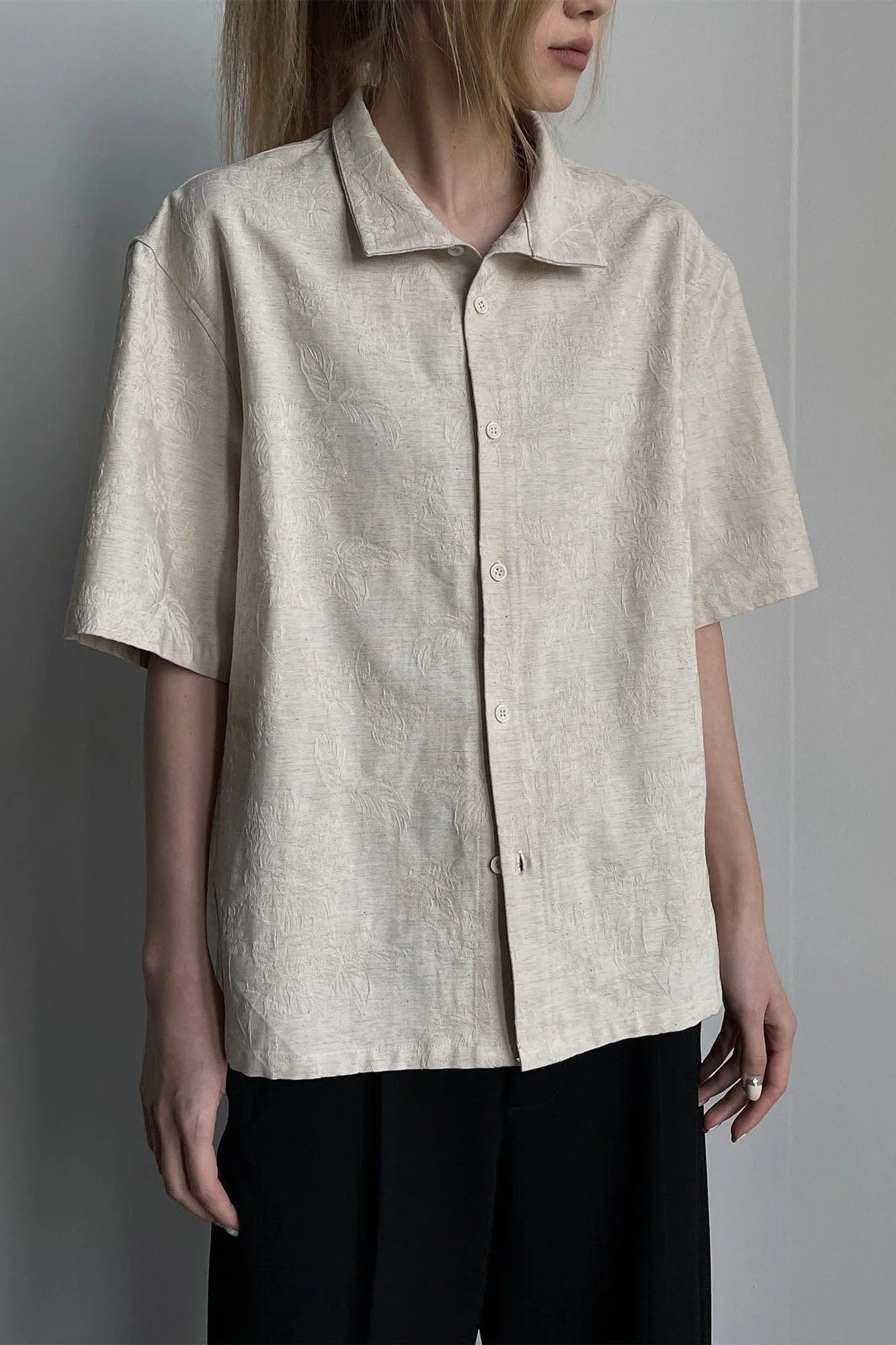OKAYTHXBYE Floral Embossed Stand Collar Shirt