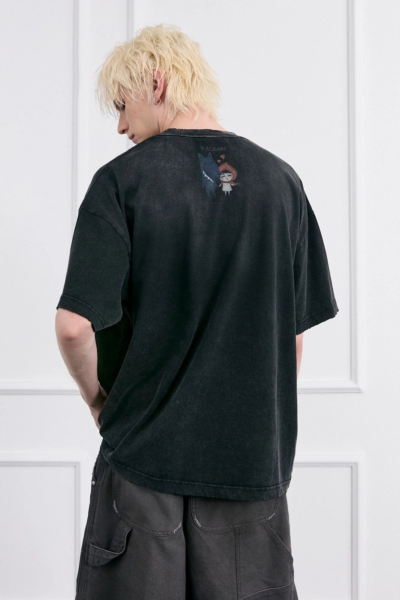 FACEONLAB Big Bad Wolf Oversized T-Shirt