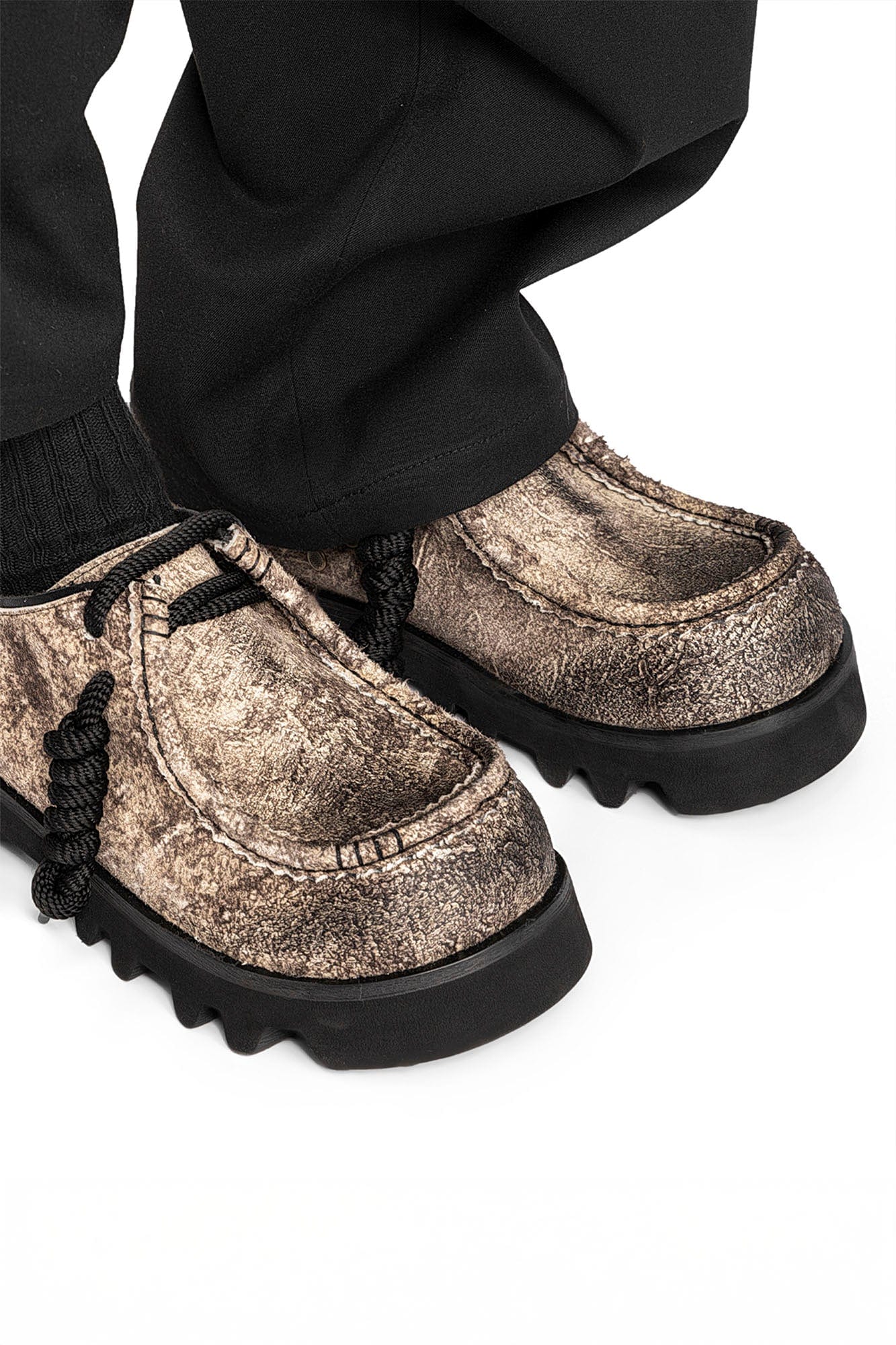 REWRITE Distressed Texture Cowhide Rope-Tied Chunky Big-Toe Derbies