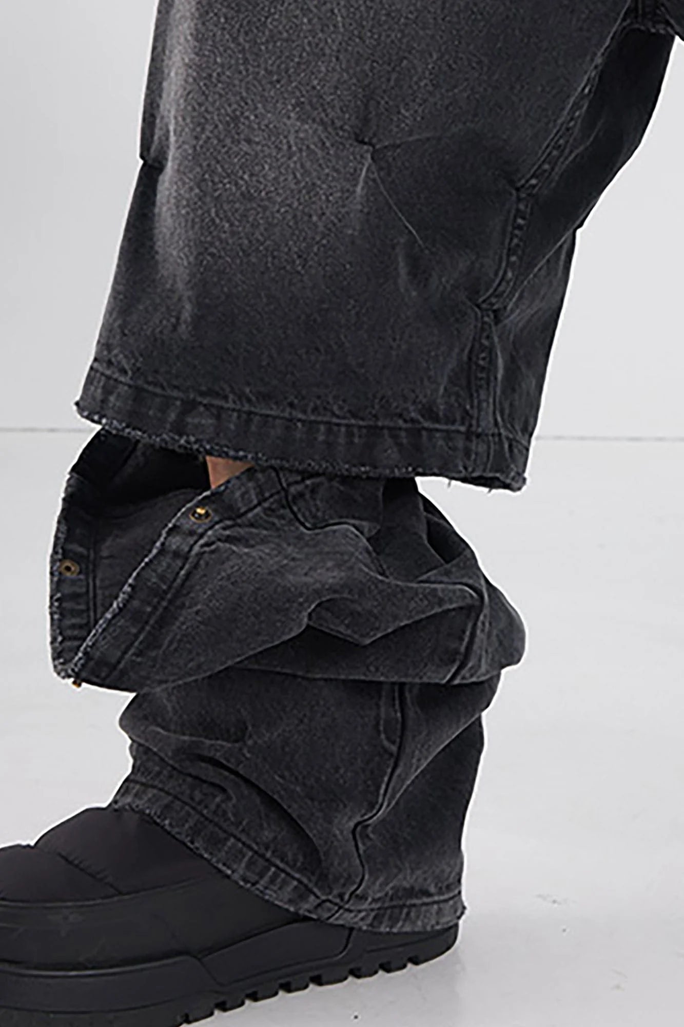 BLACK8MOB Distressed Crinkled Detachable Baggy Jeans