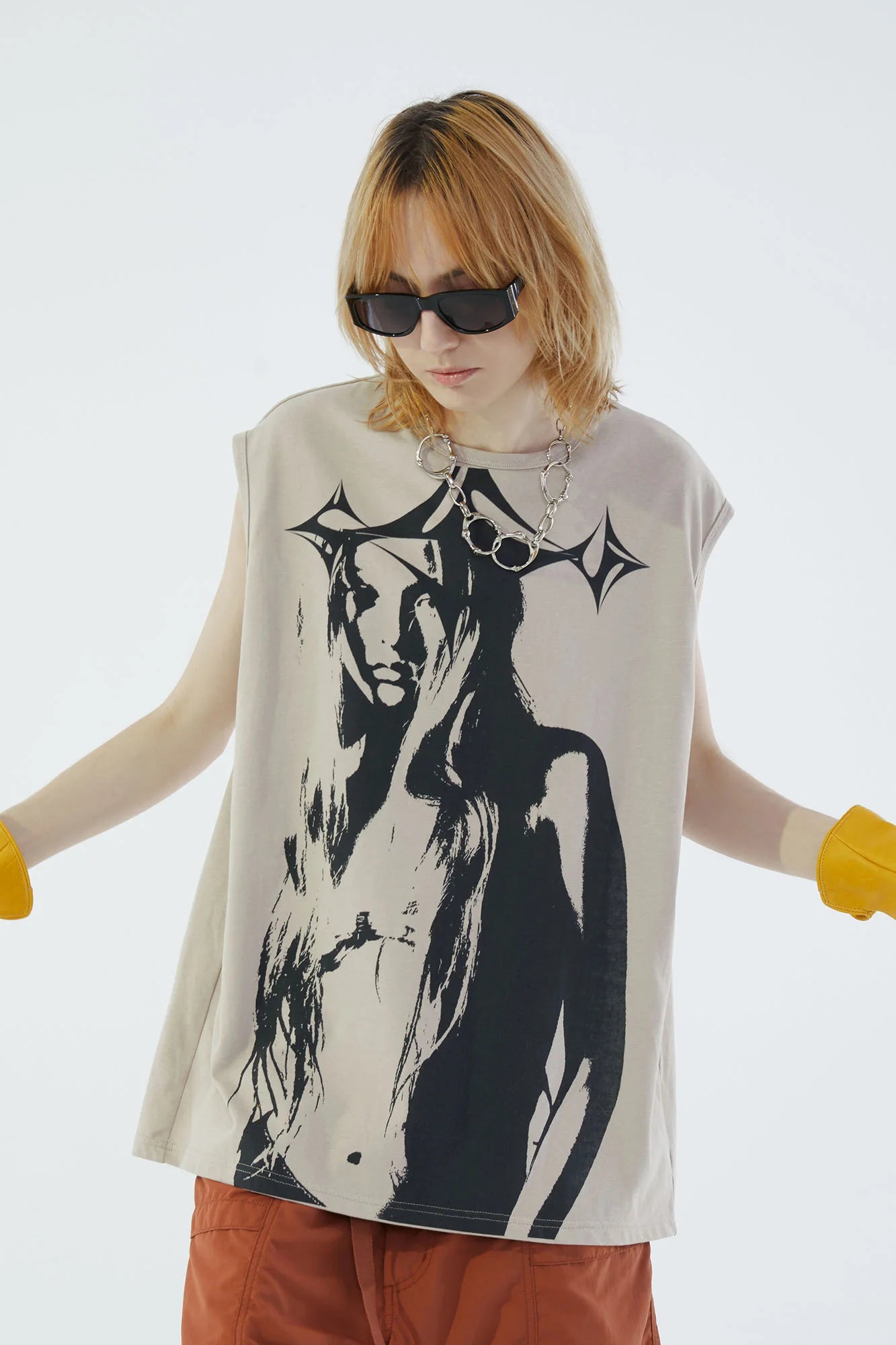 ERROR CODE ROBT Portrait Graphic Mesh Lining Sleeveless Tee