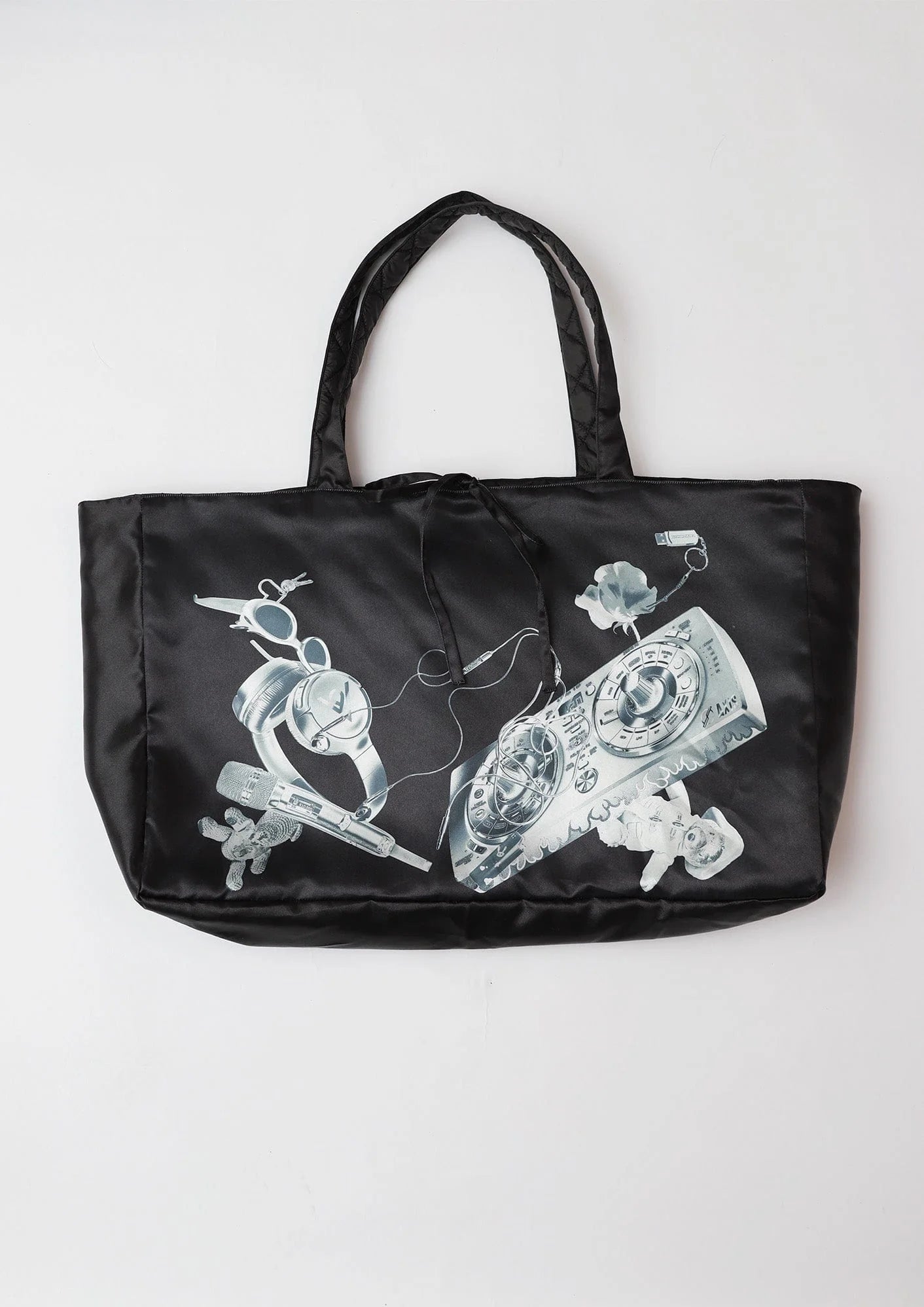 KADAKADA x AXIS Dual-Persona Graphic Reversible Tote Bag