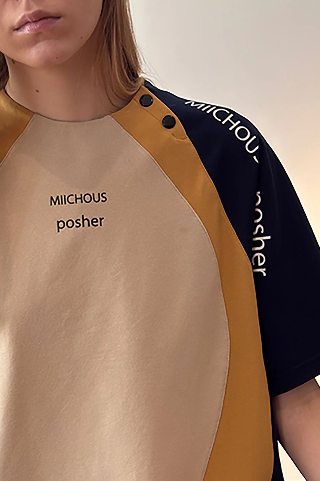 MIICHOUS Curve Spliced Button-Neck Raglan T-Shirt