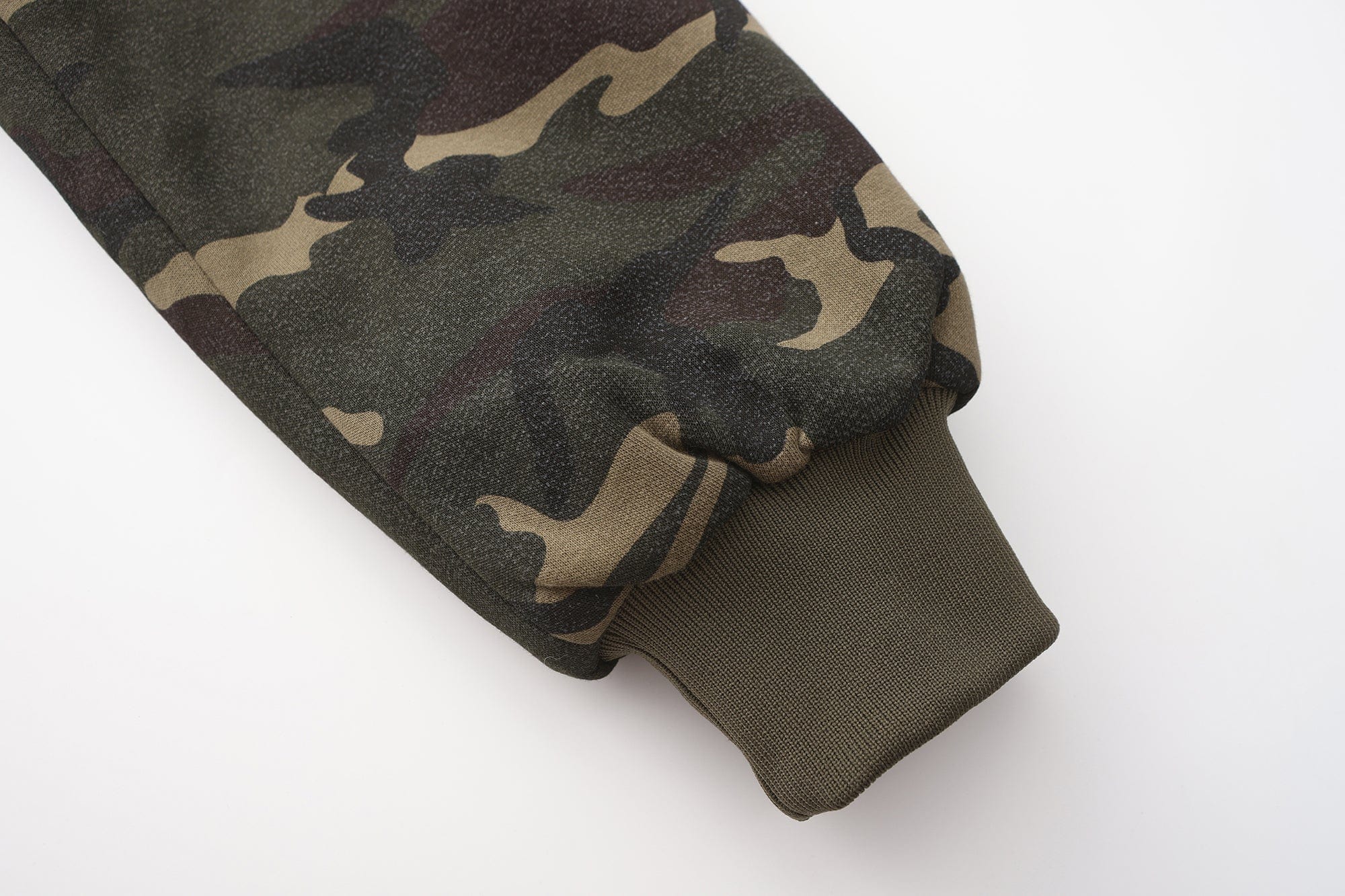 LUUUCAM Classic Camo Bomber Jacket