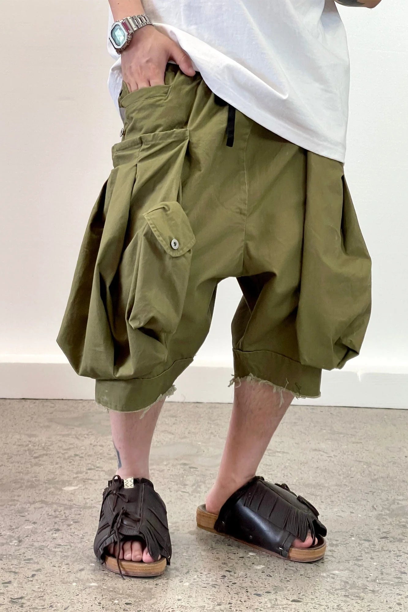 ME DA IGUAL Multi-Pocket Raw Hem Utility Balloon Shorts