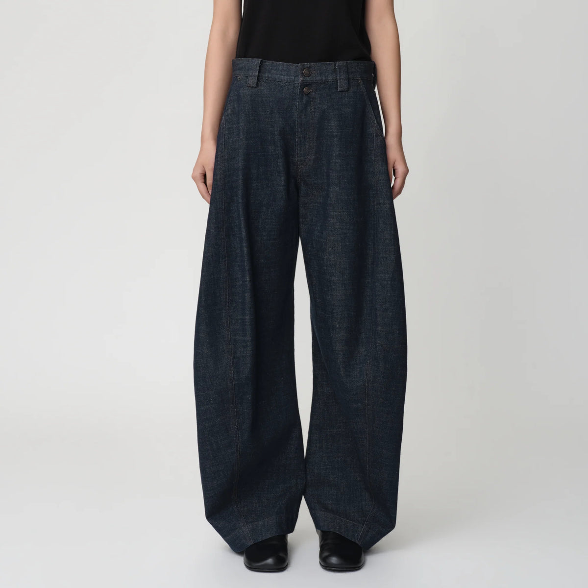 OPICLOTH Classic Indigo Curved-Leg Jeans