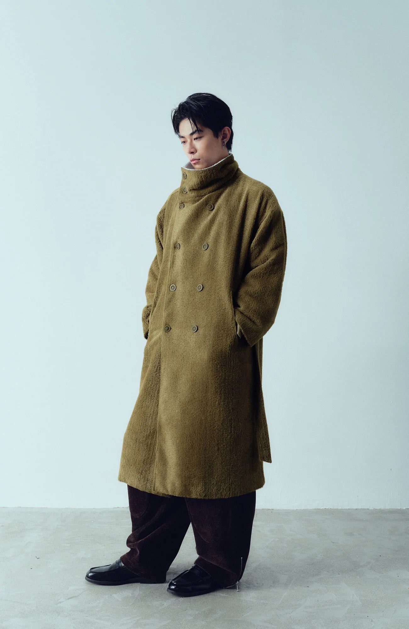 KADAKADA Double-Breasted Contrast Fuzzy Collar Overcoat