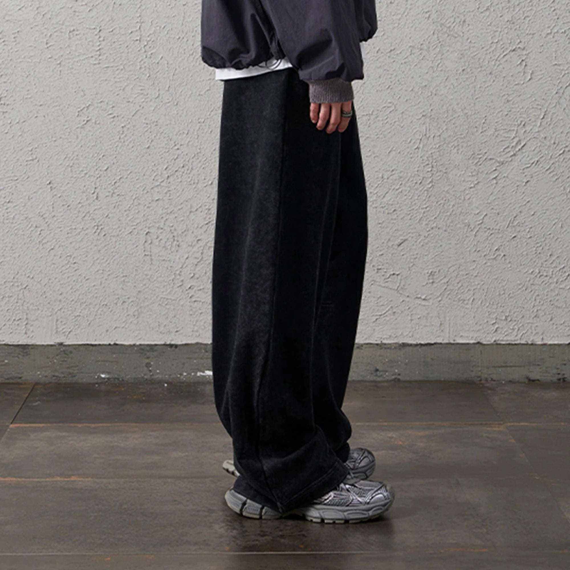 ORGANIC EMOTION Waxed-Wash Oversized Curved Pants